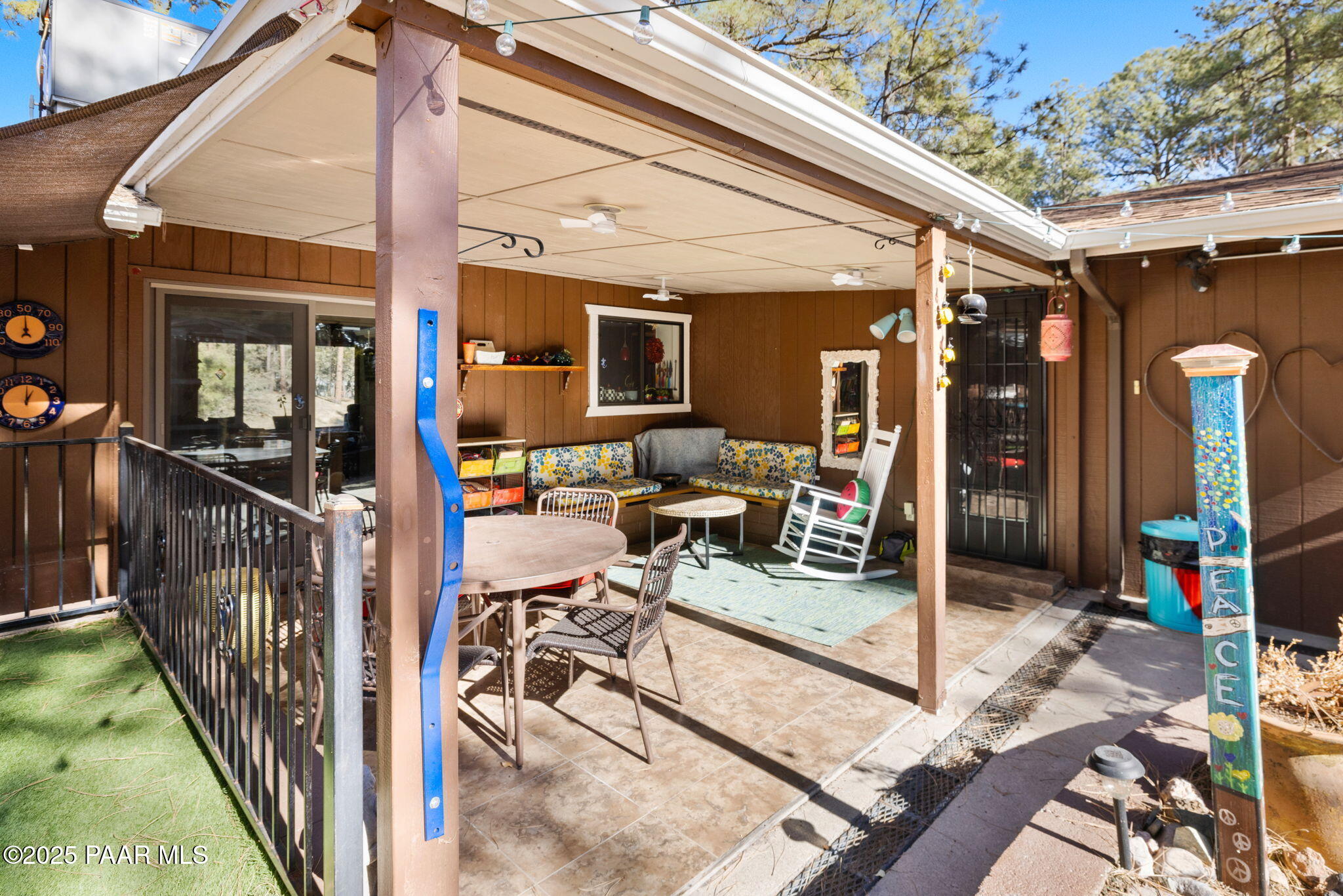836 E Pine Knoll Drive