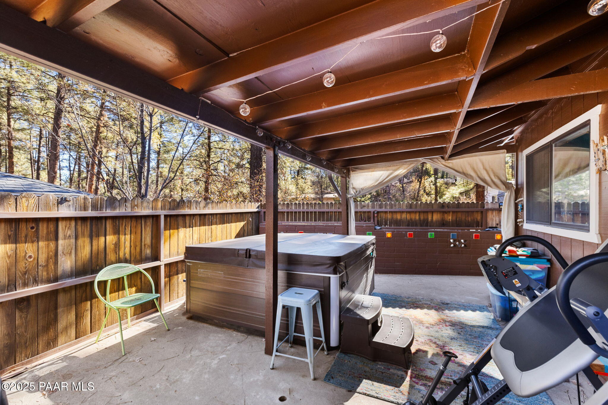 836 E Pine Knoll Drive