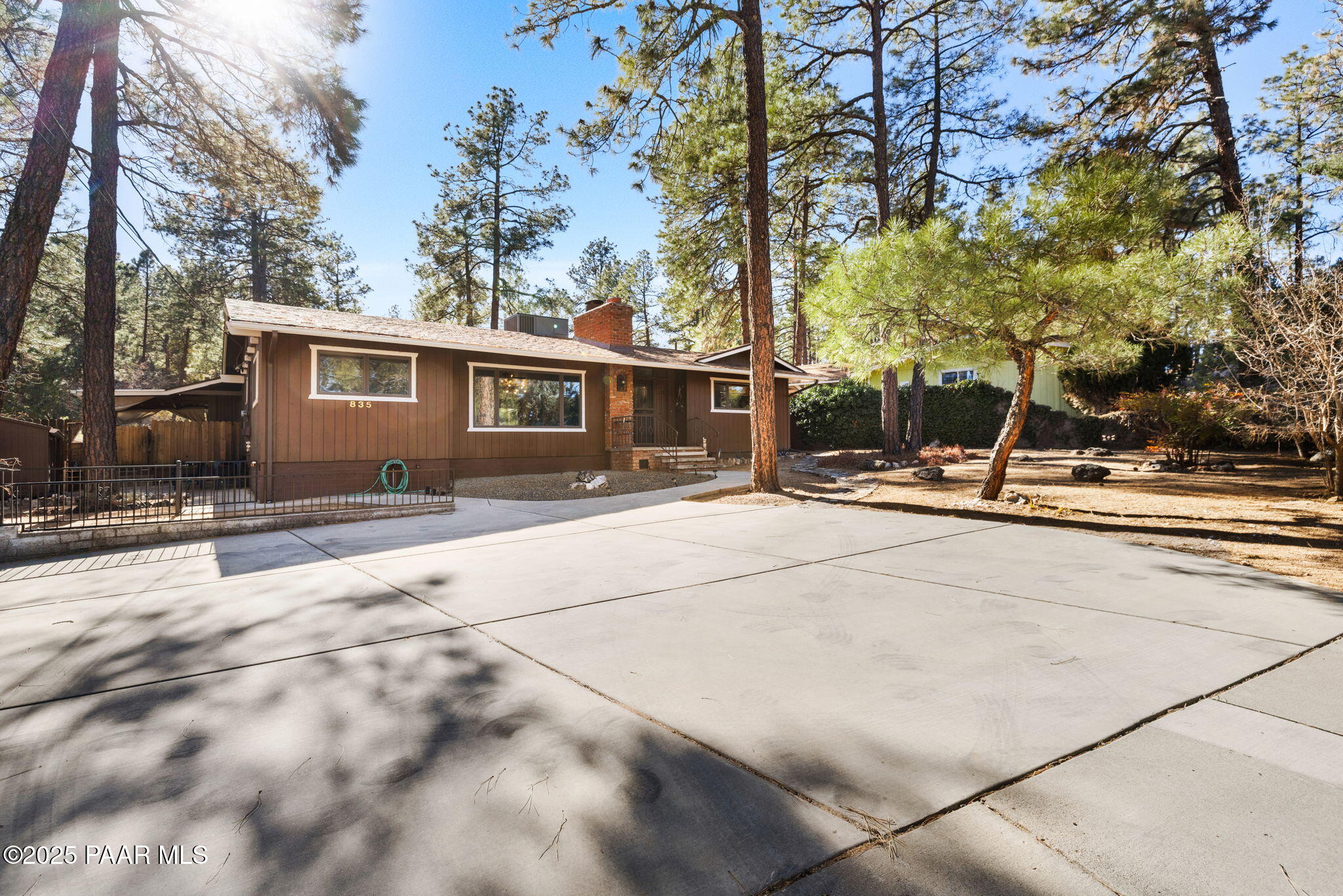 836 E Pine Knoll Drive