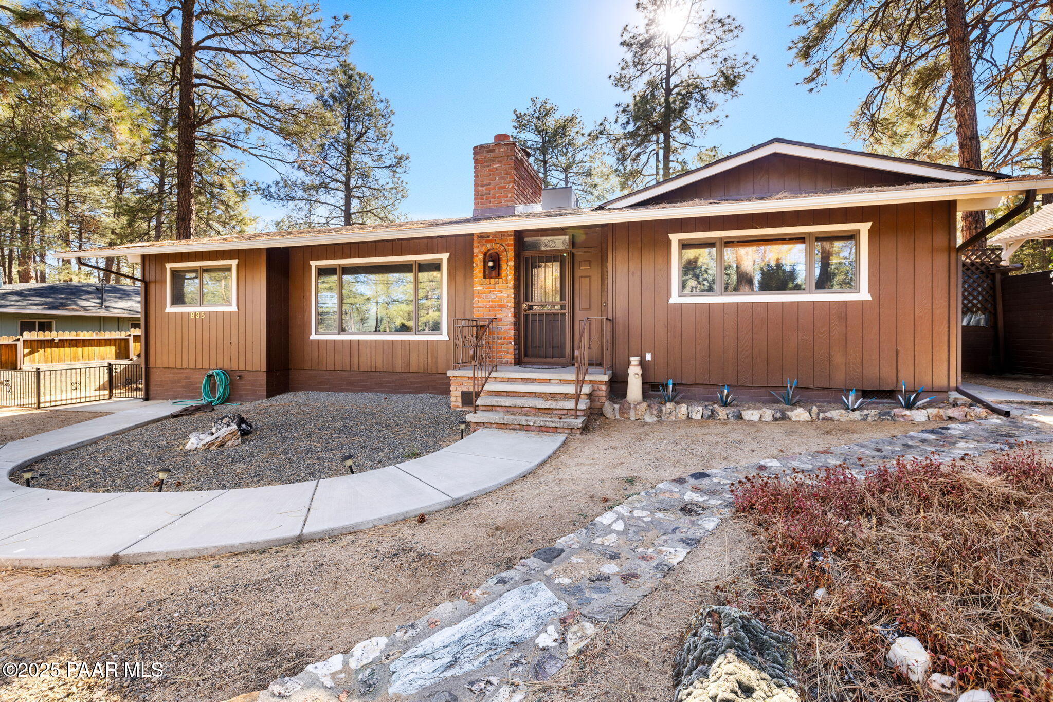 836 E Pine Knoll Drive