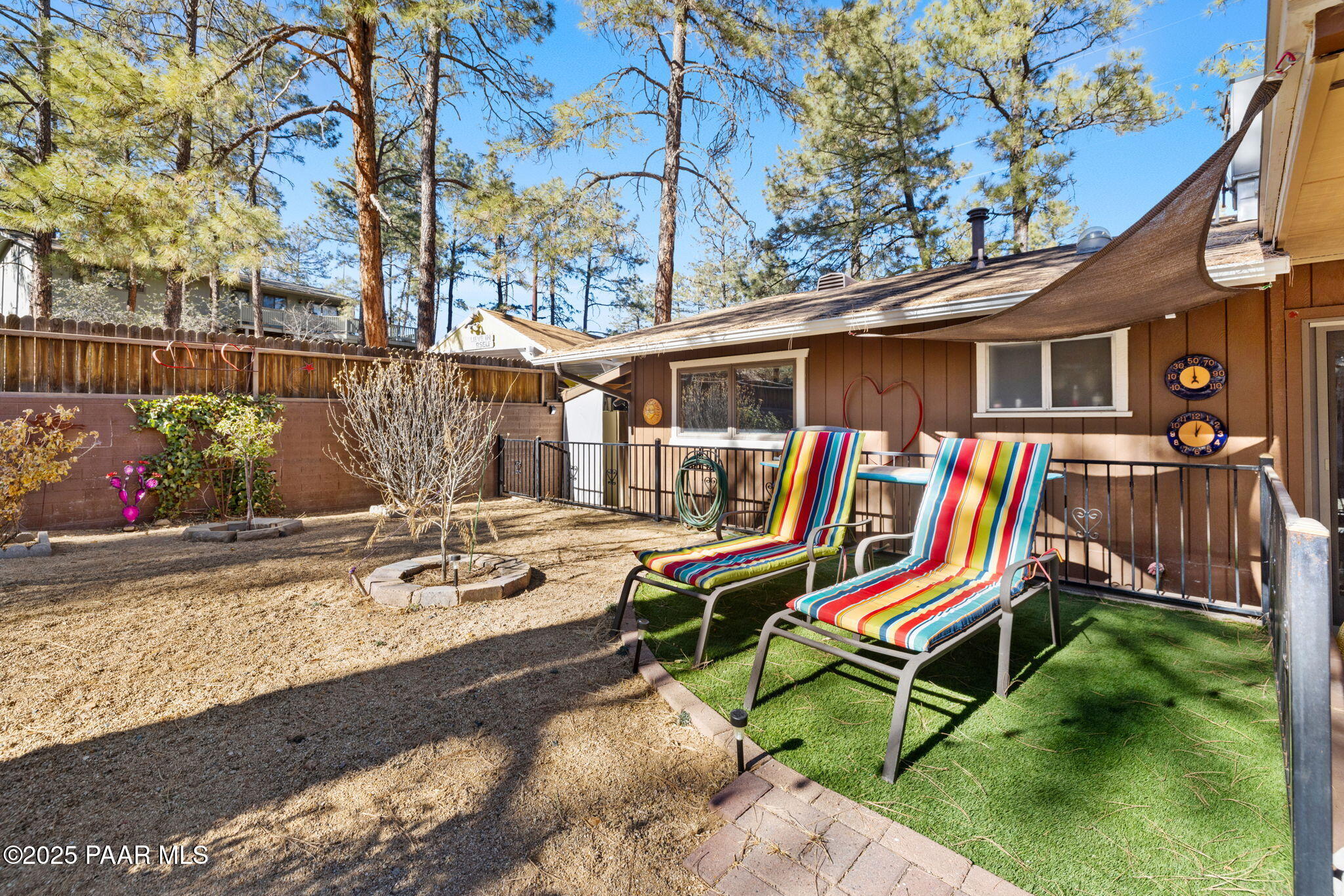 836 E Pine Knoll Drive