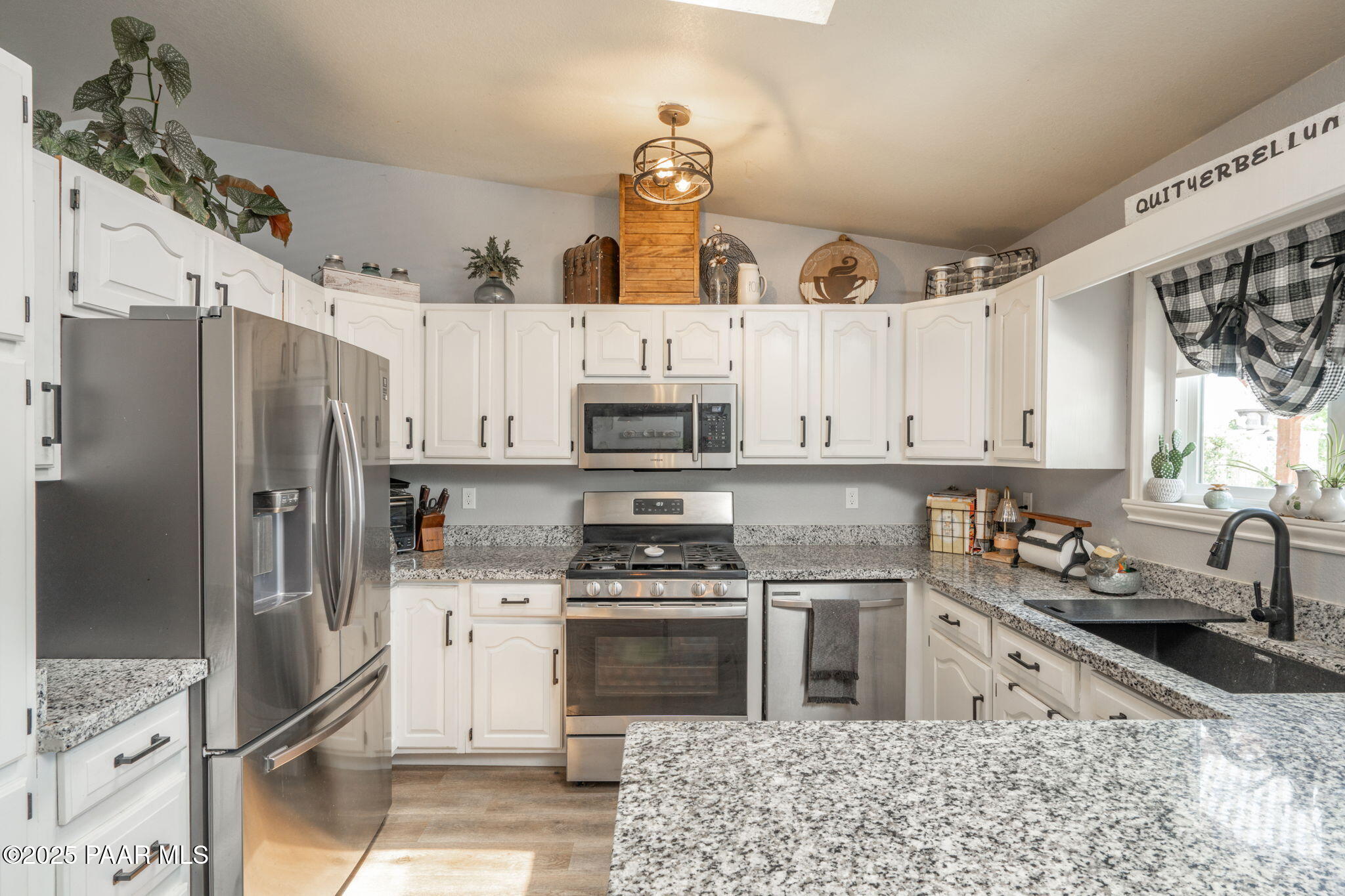 11755 Hondo Heights