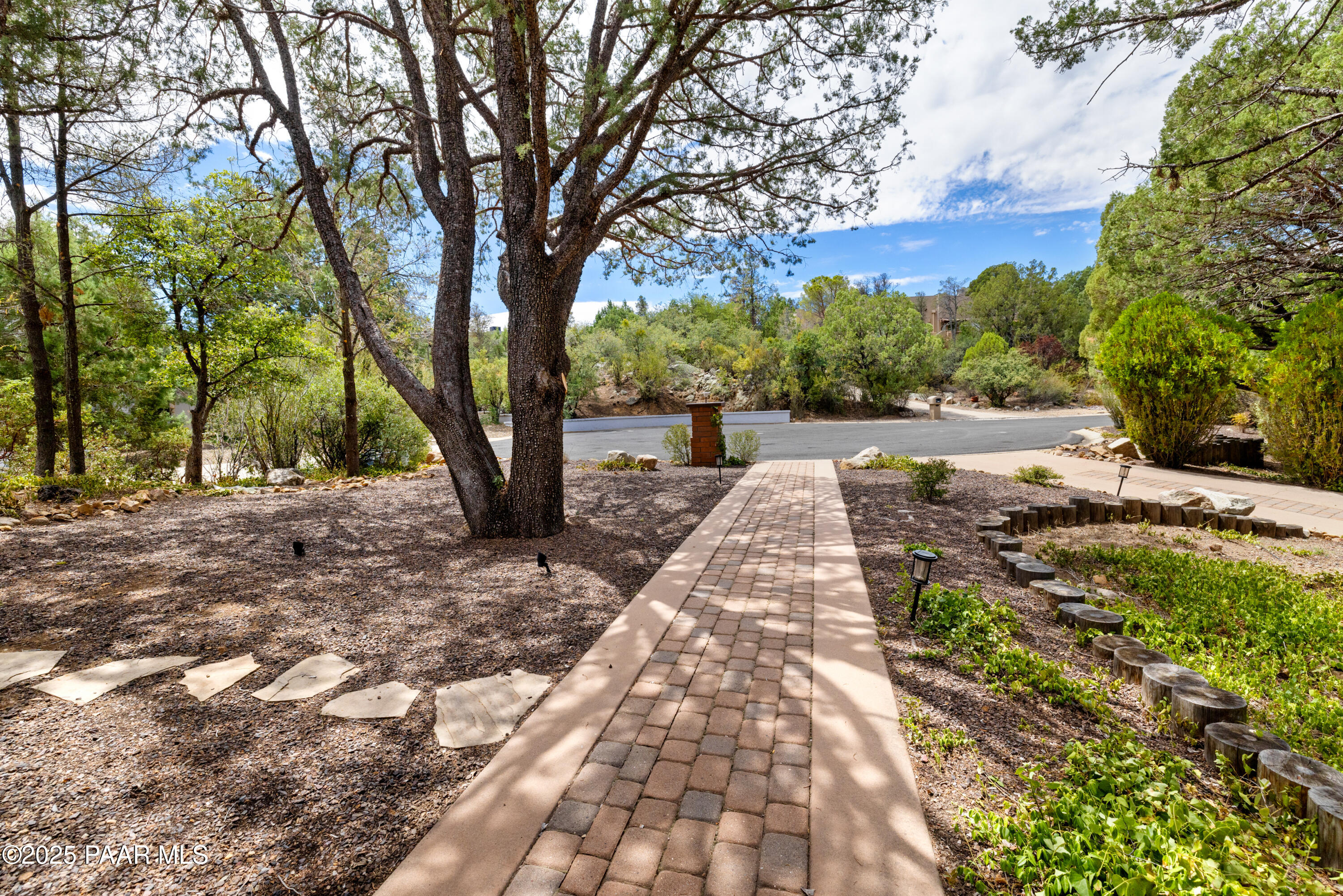 604 Broken Arrow Circle