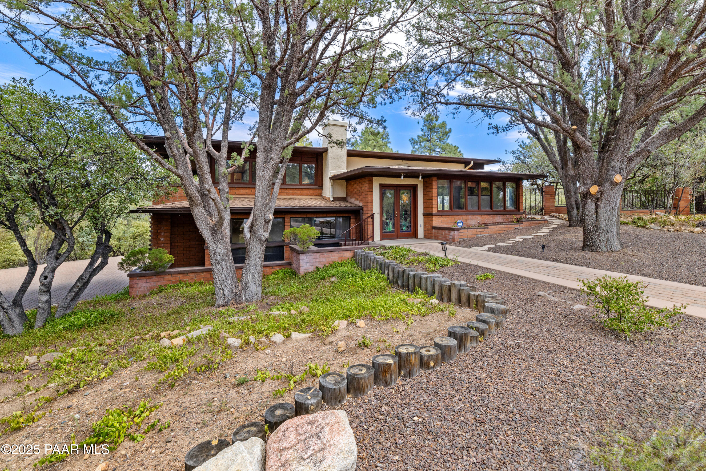 604 Broken Arrow Circle