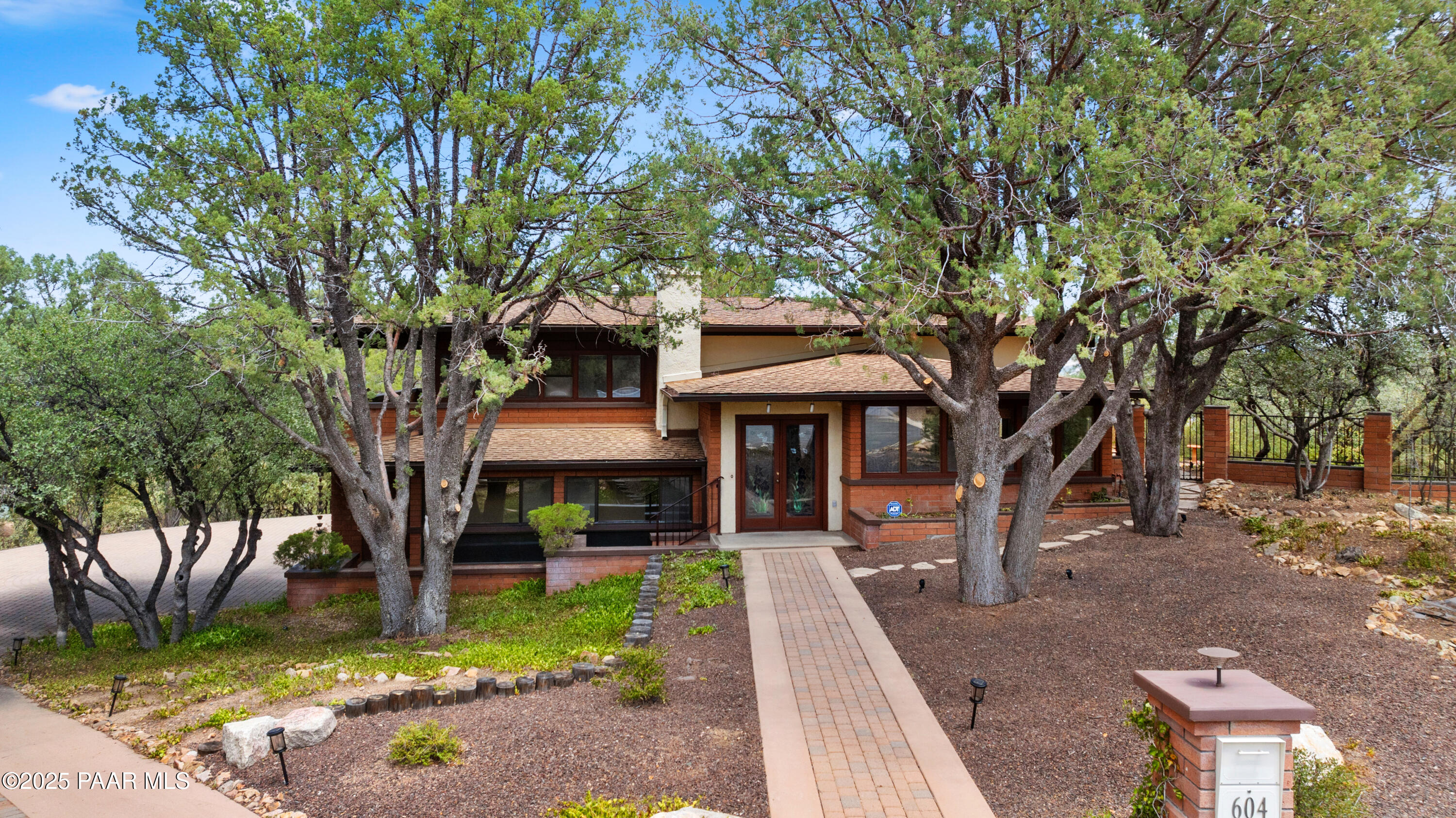 604 Broken Arrow Circle