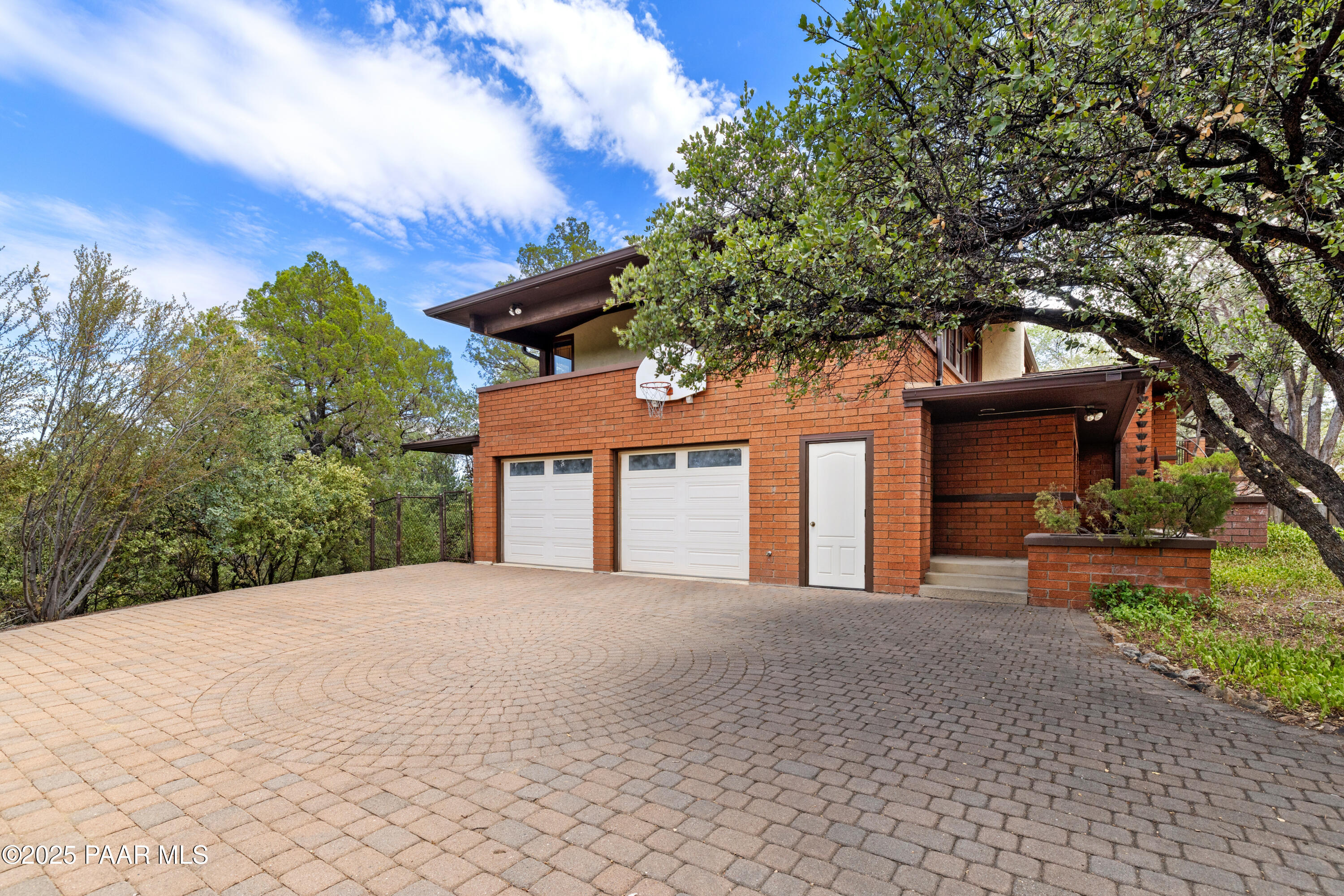 604 Broken Arrow Circle