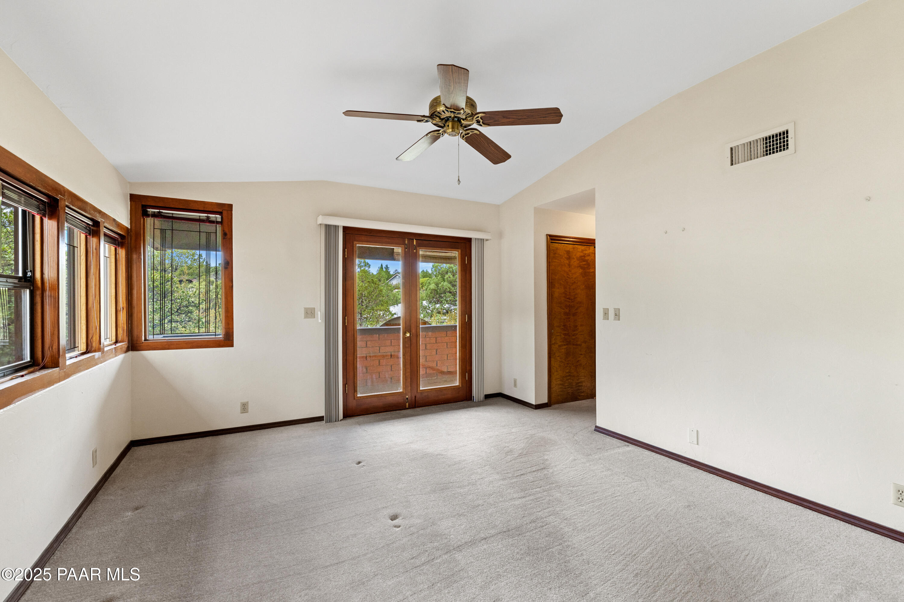 604 Broken Arrow Circle