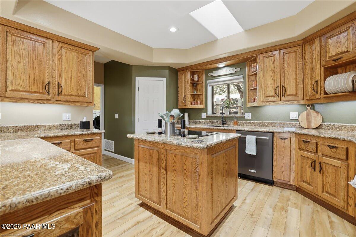 1560 Southpark Circle