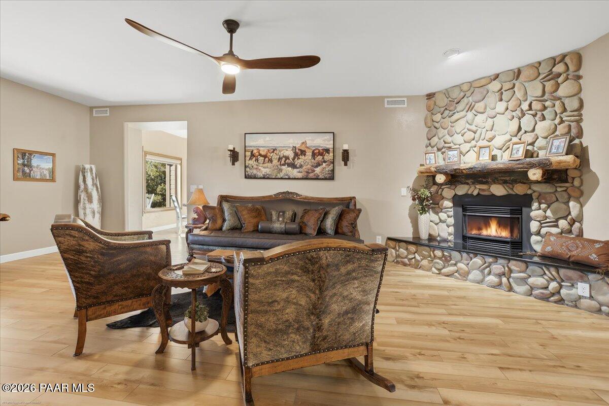 1560 Southpark Circle