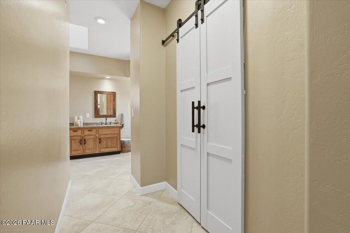 1560 Southpark Circle