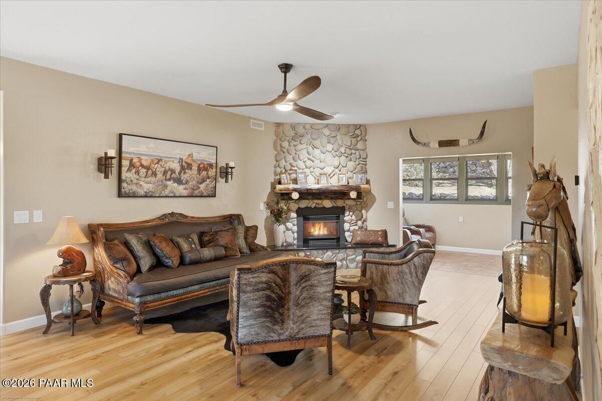 1560 Southpark Circle