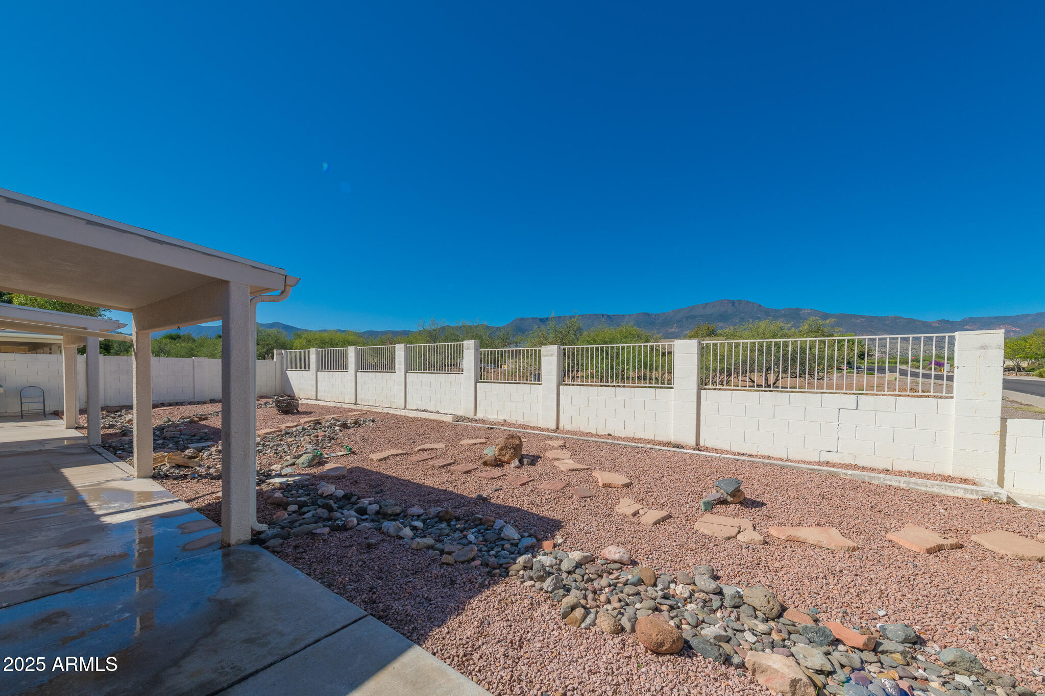 910 S TIGRES Trail