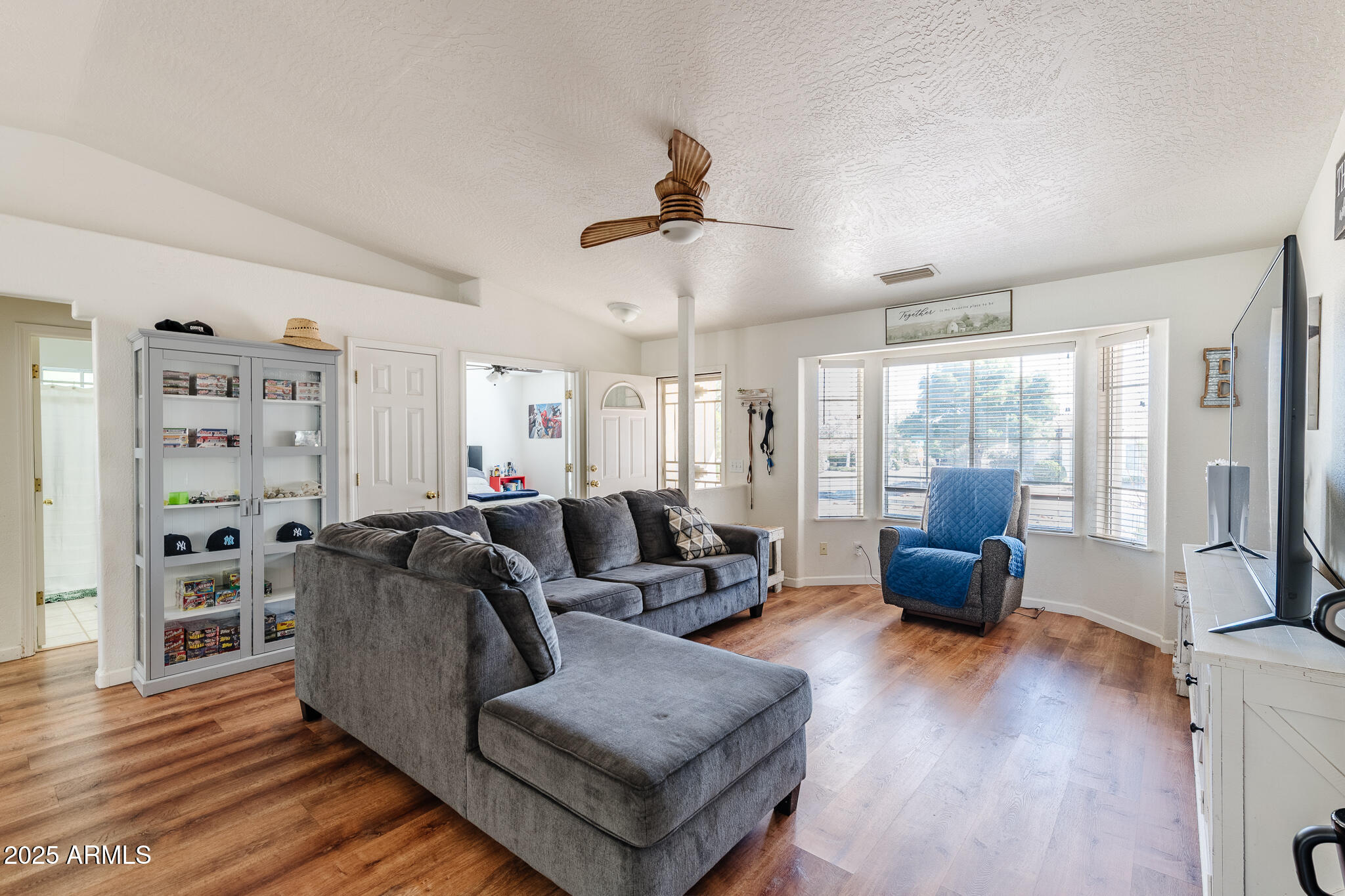 910 S TIGRES Trail