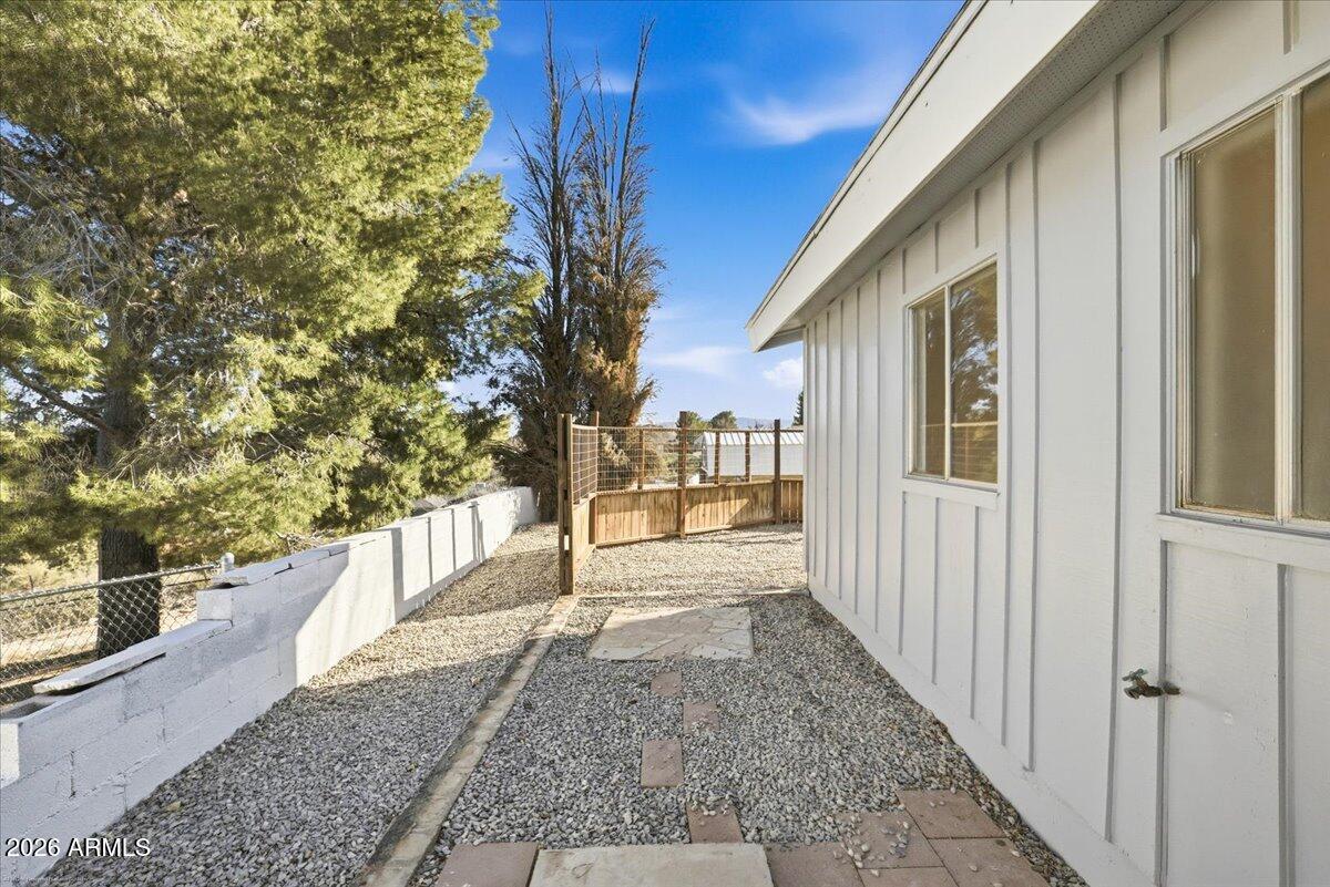 2419 S LARIAT Circle
