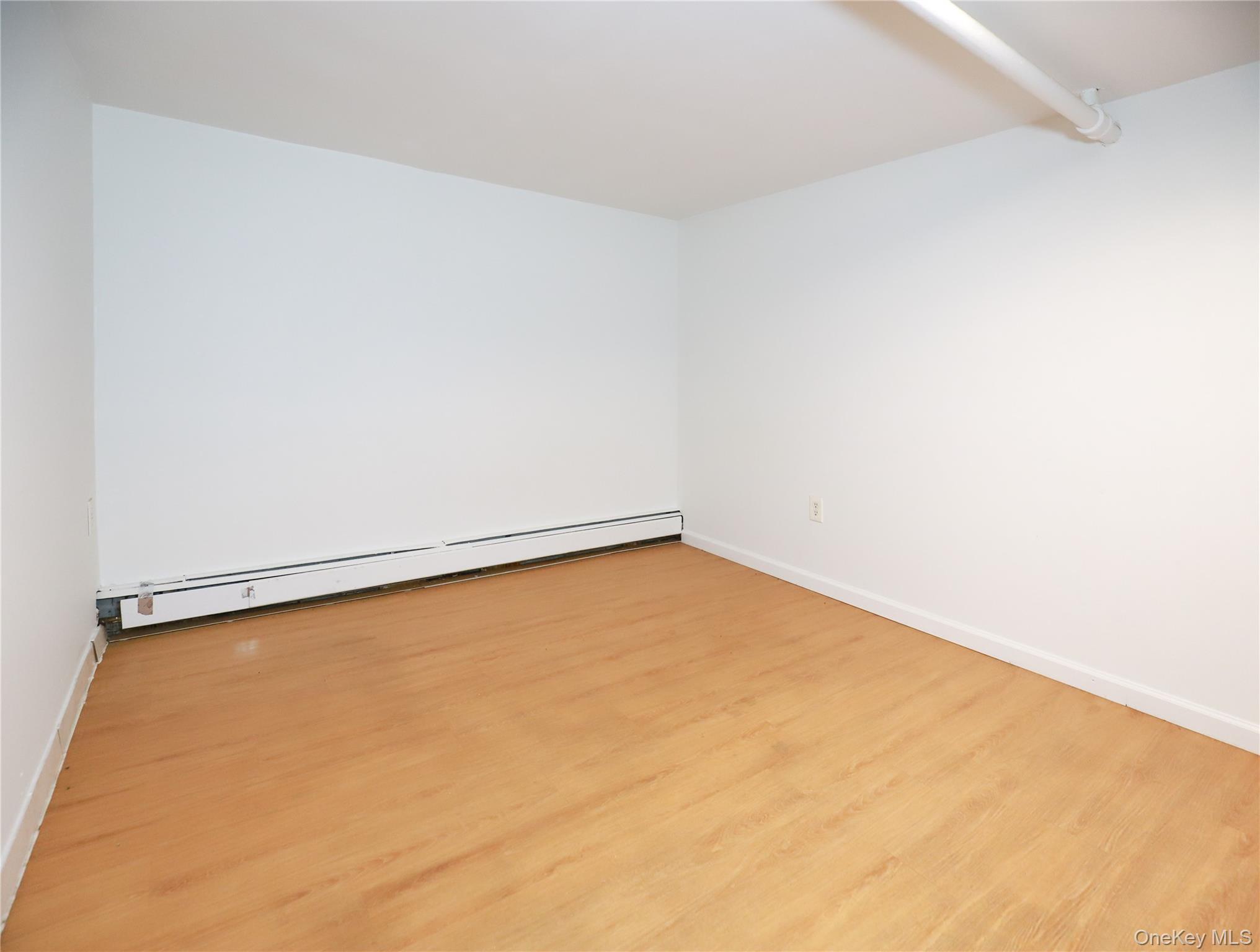 Flushing Attached Single Family House for Sale