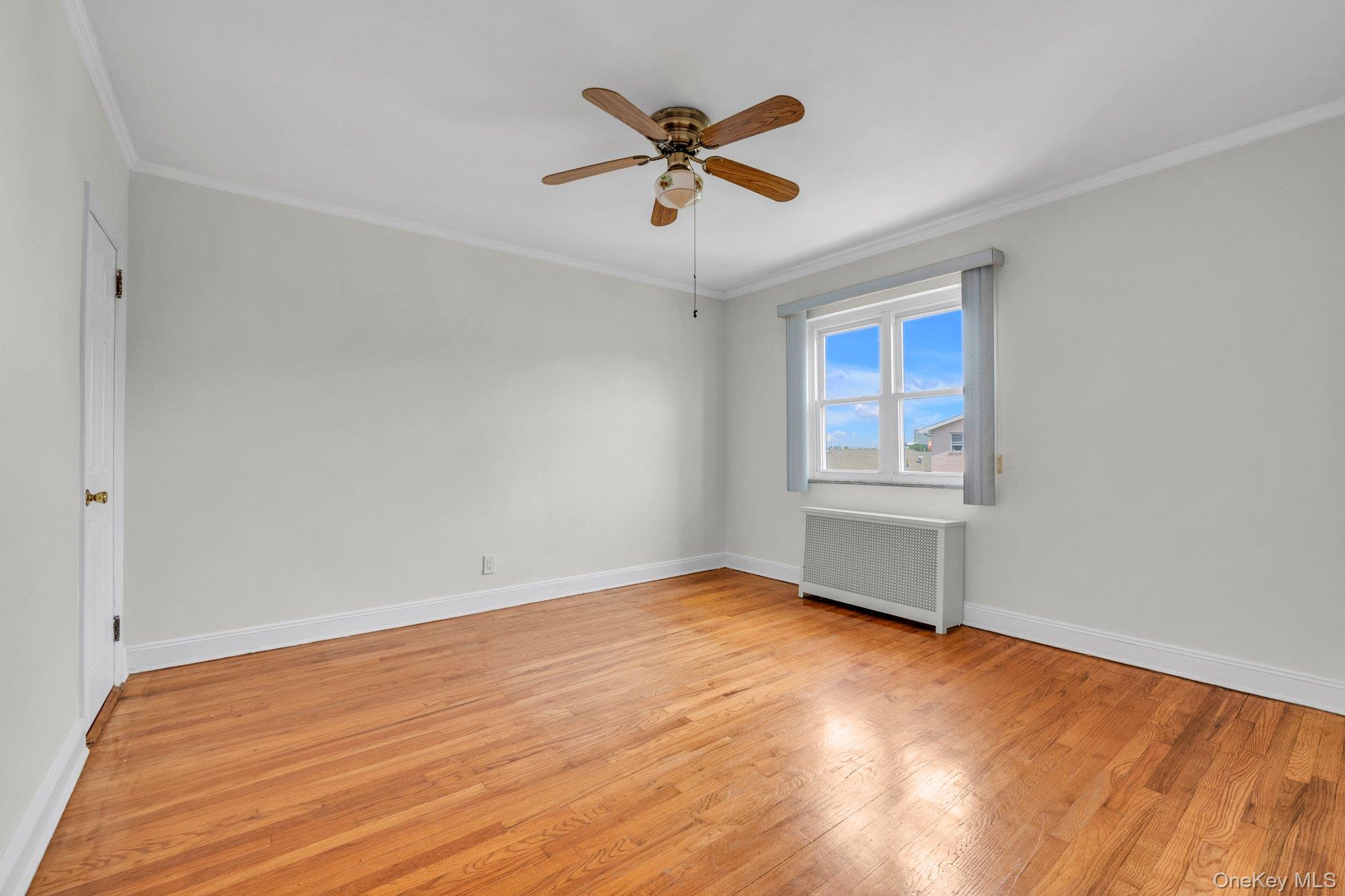 Flushing Attached Single Family House for Sale
