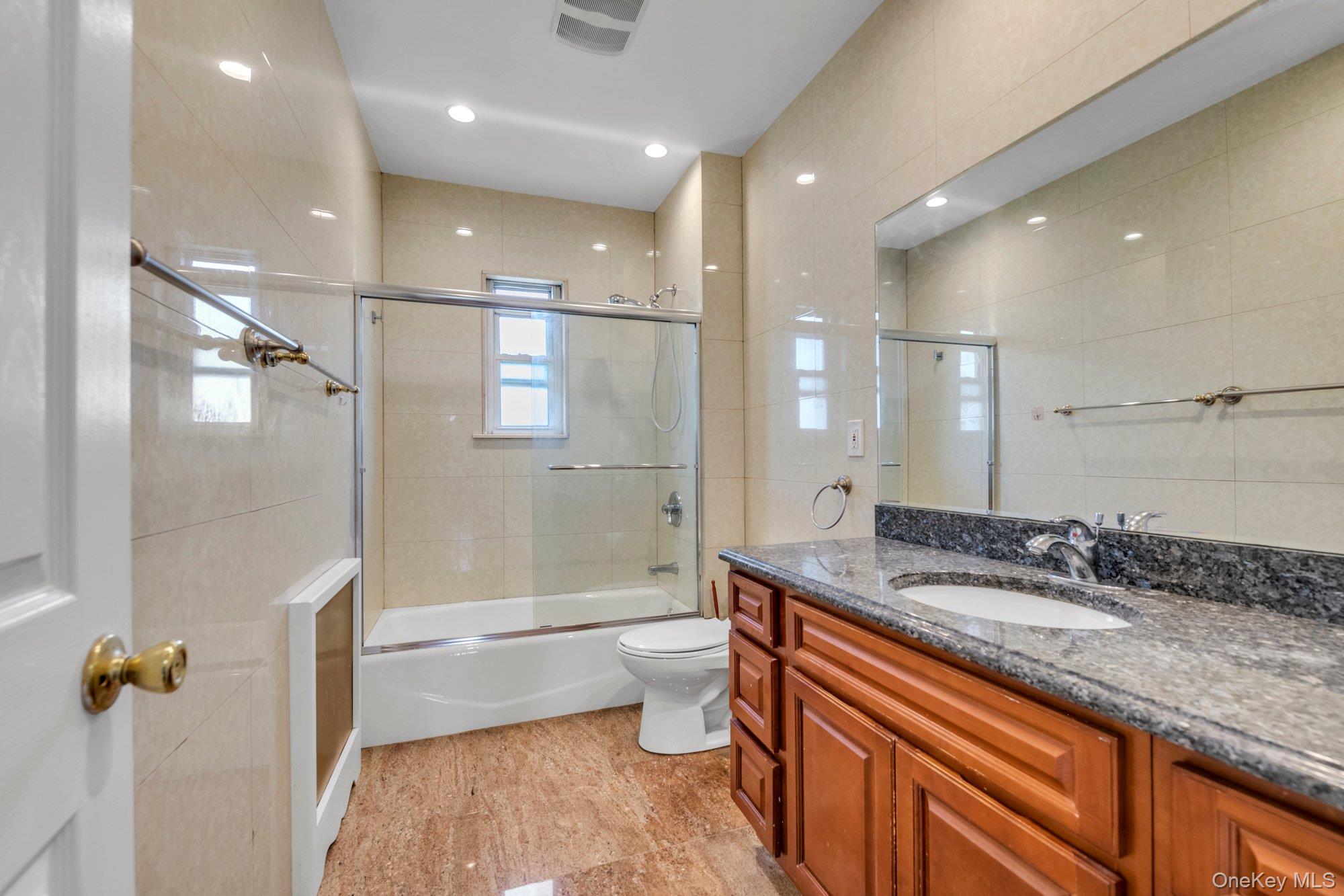 Flushing Attached Single Family House for Sale