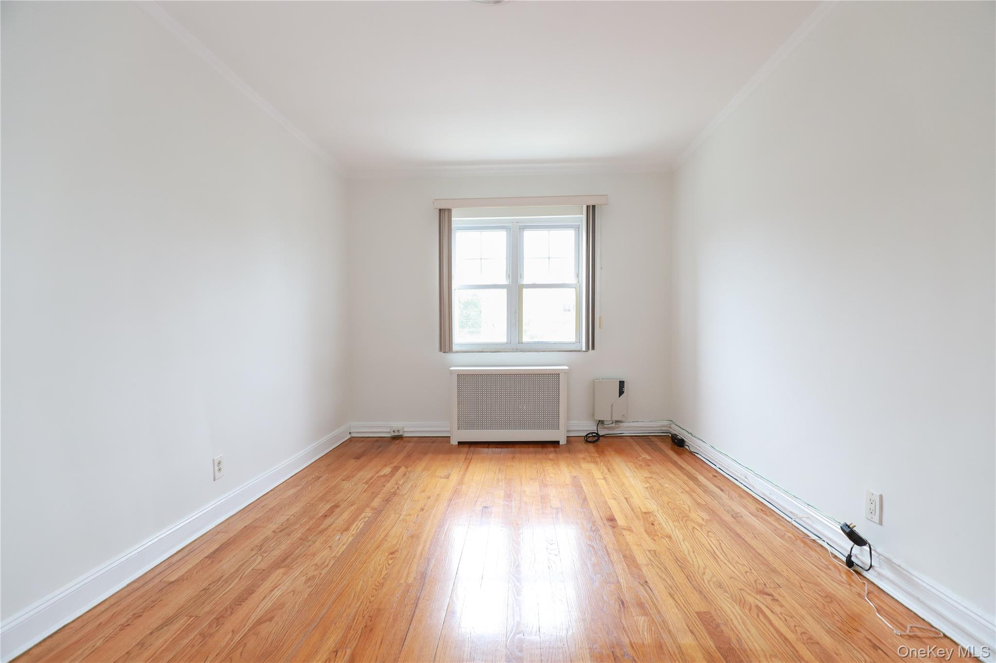 Flushing Attached Single Family House for Sale