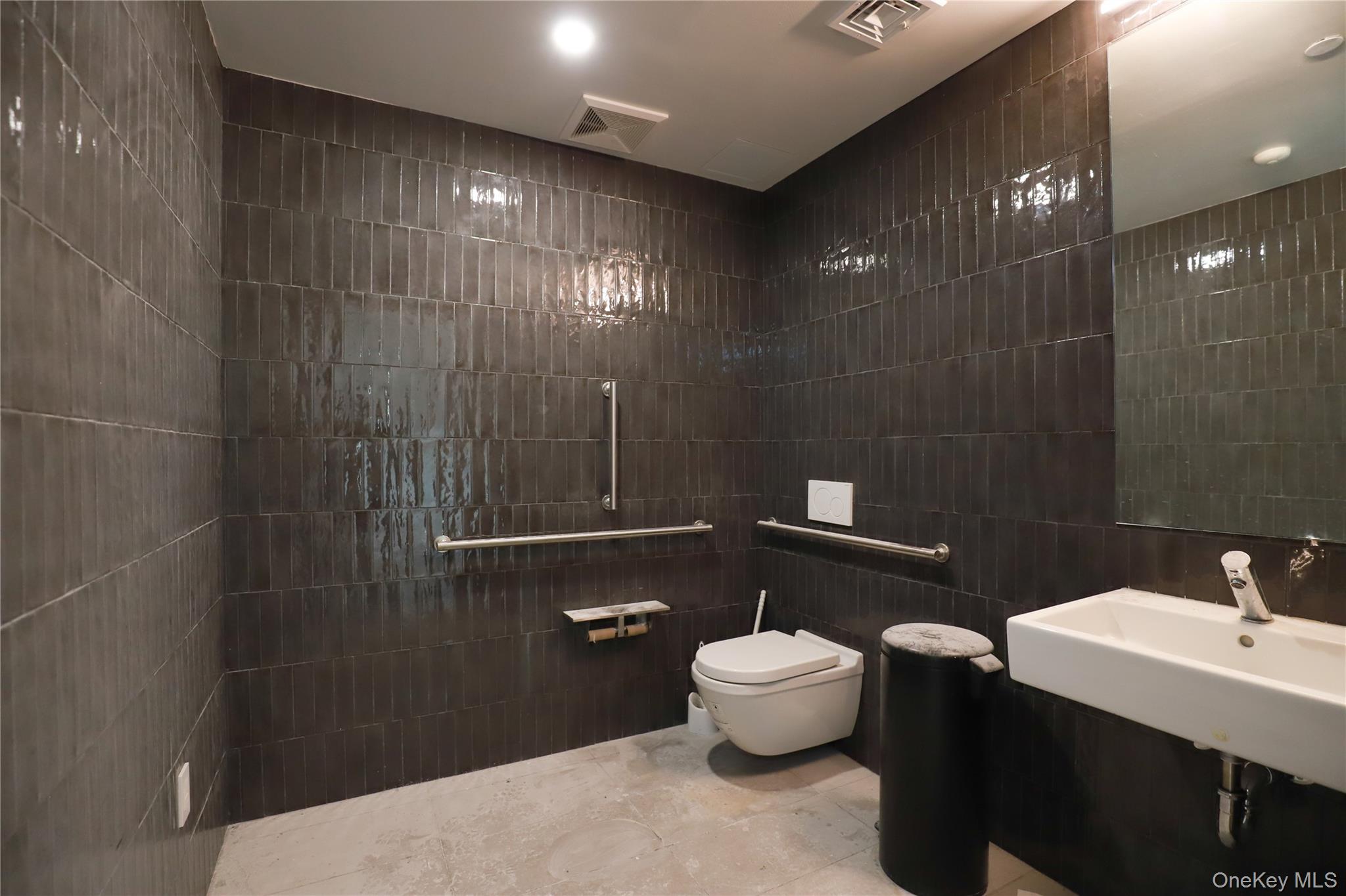 Flushing Retail Space for Rent