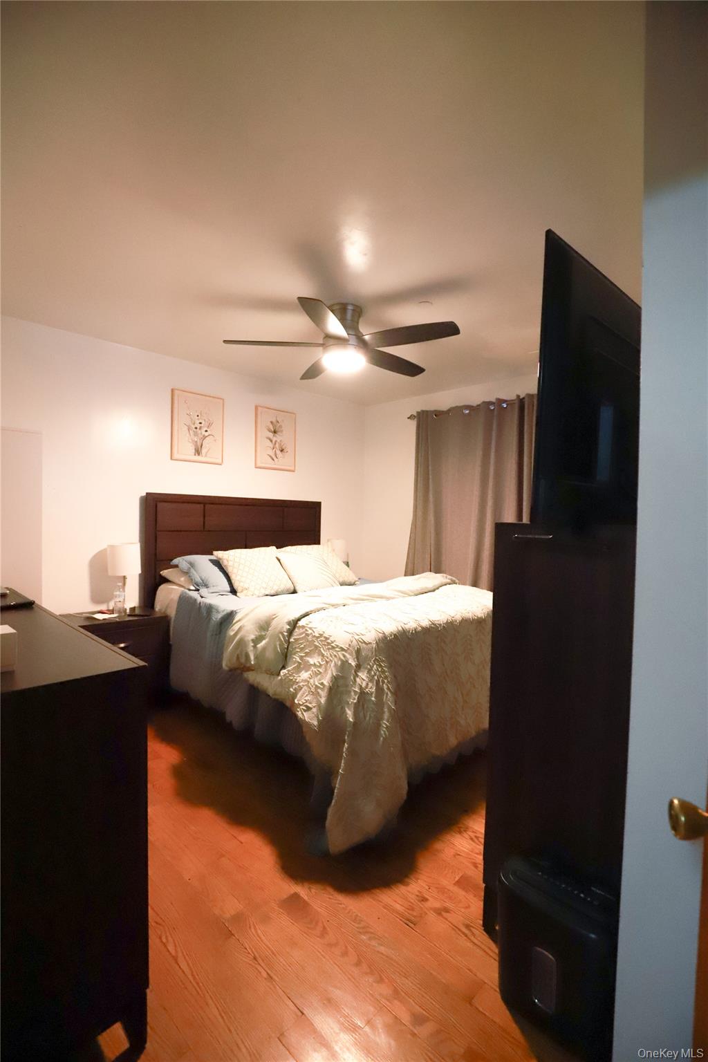 Corona Mixed Use Building for Sale