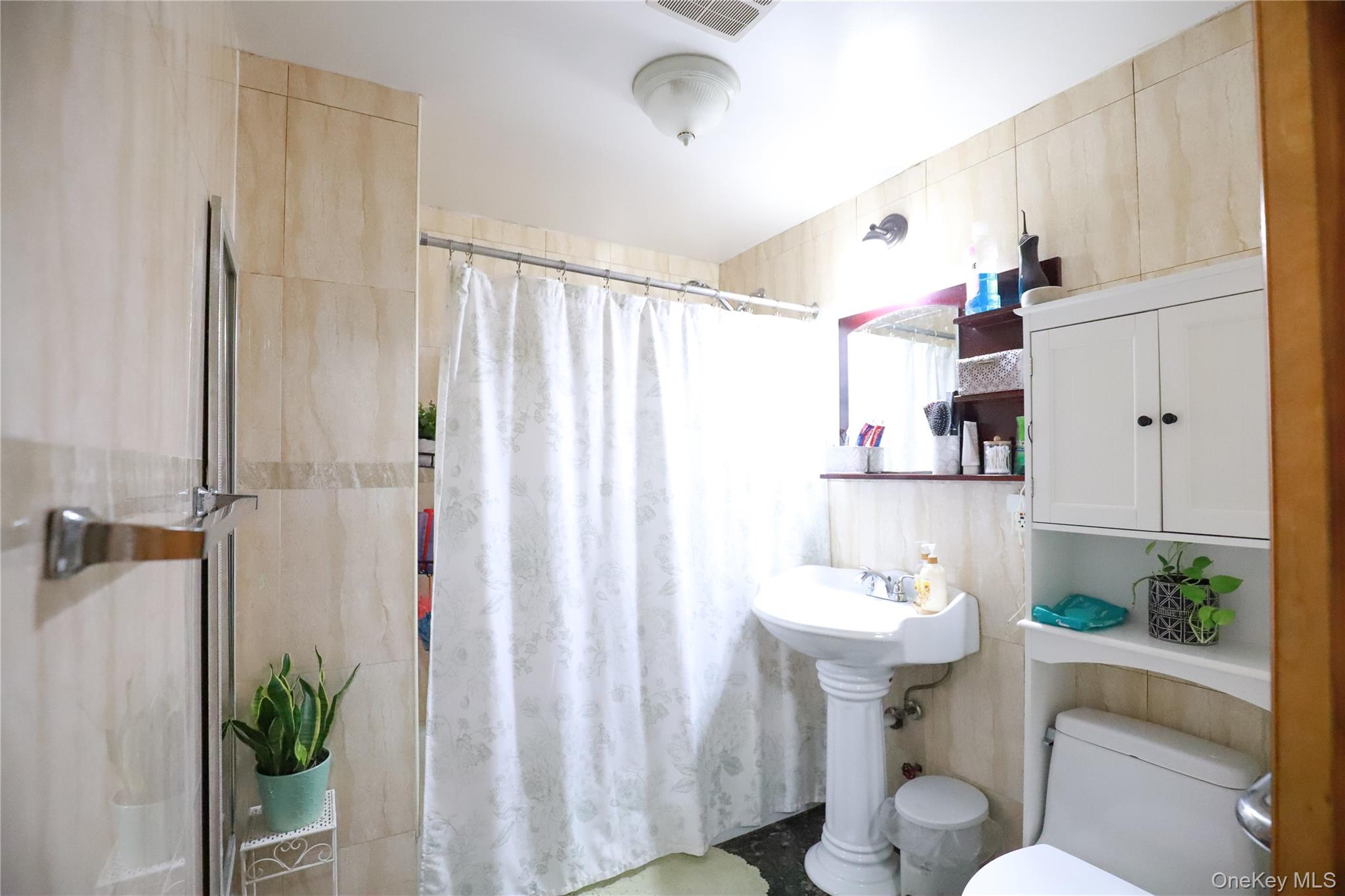 Corona Mixed Use Building for Sale