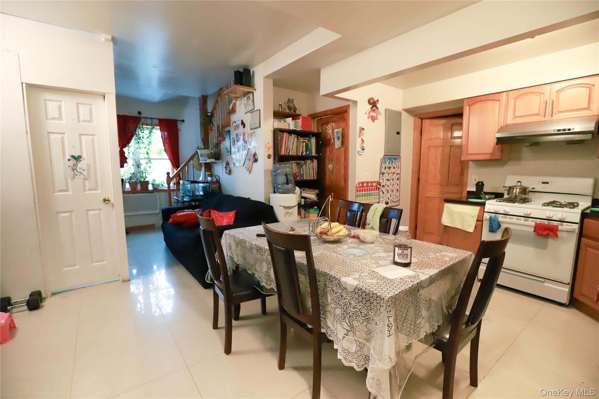 Corona Mixed Use Building for Sale