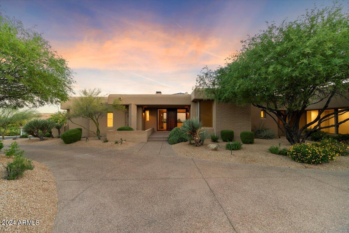 11060 E GRAYTHORN Drive