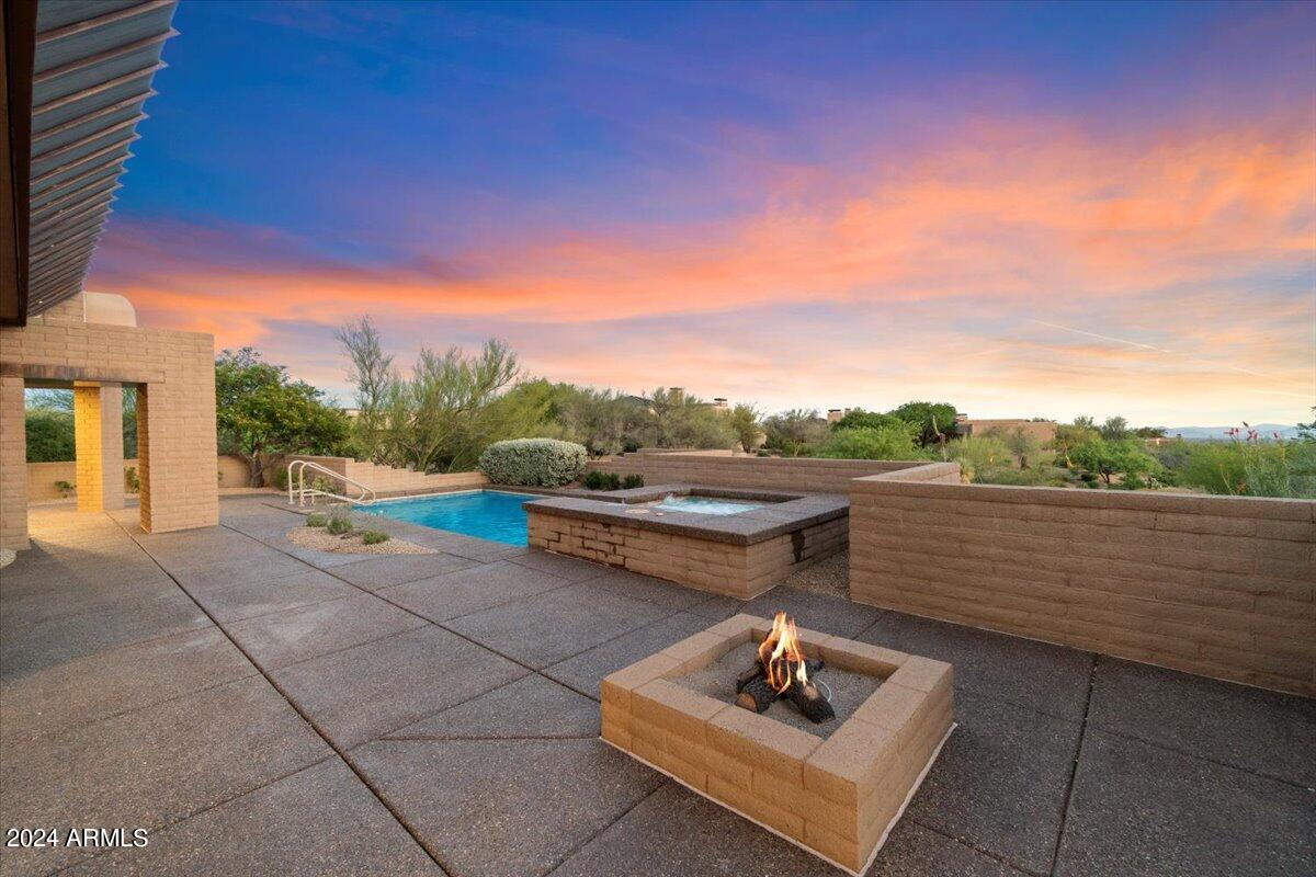 11060 E GRAYTHORN Drive