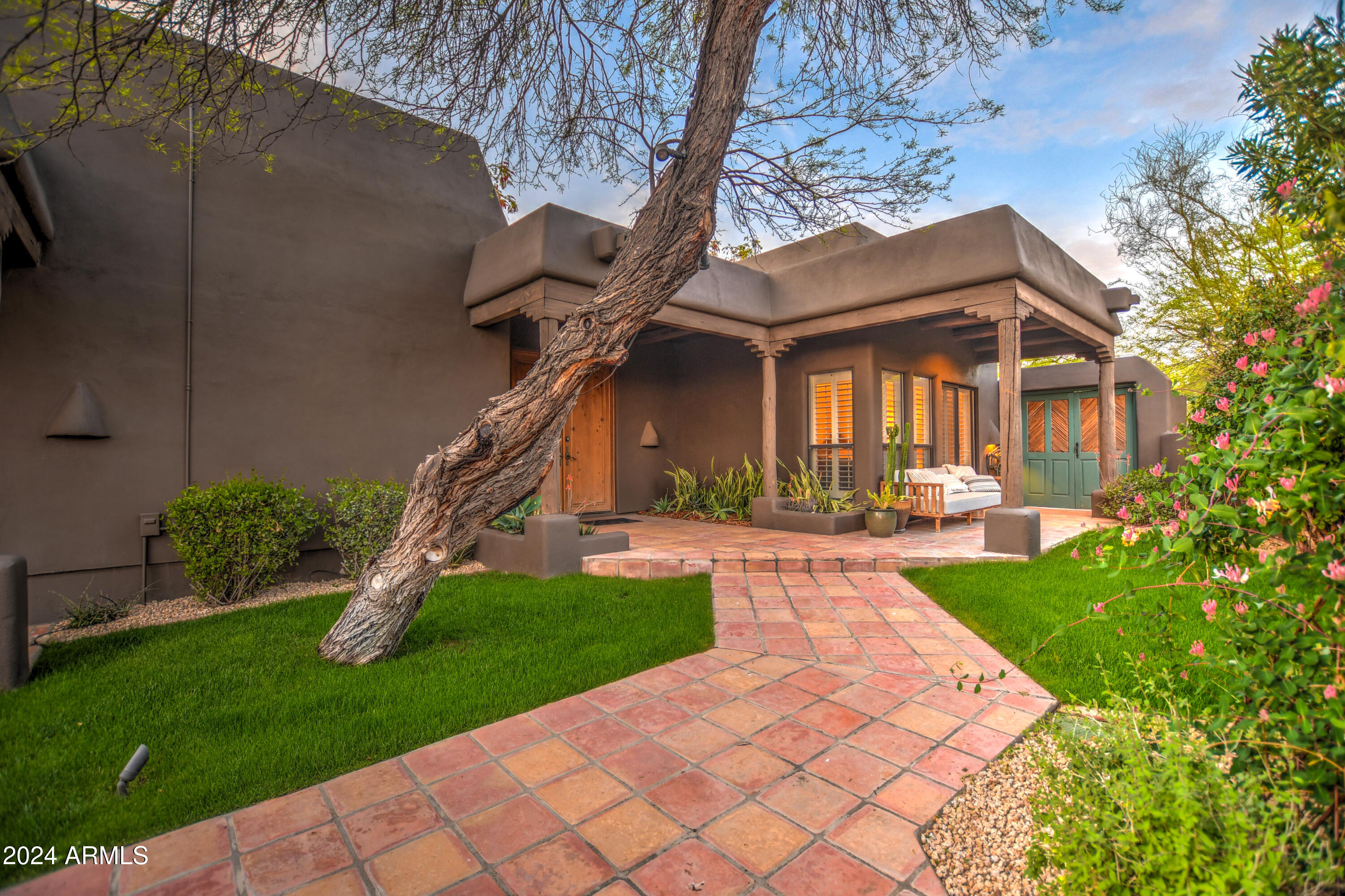 10468 E QUARTZ ROCK Road