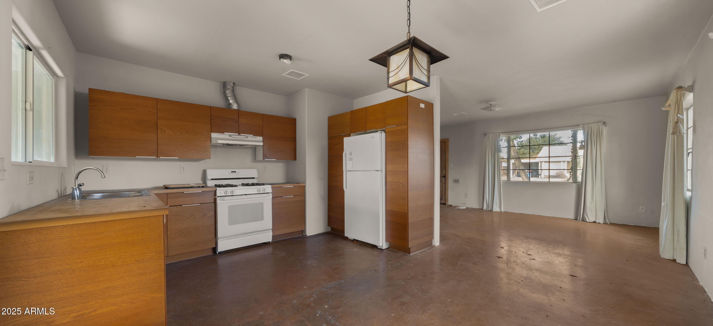 2533 E CHEERY LYNN Road