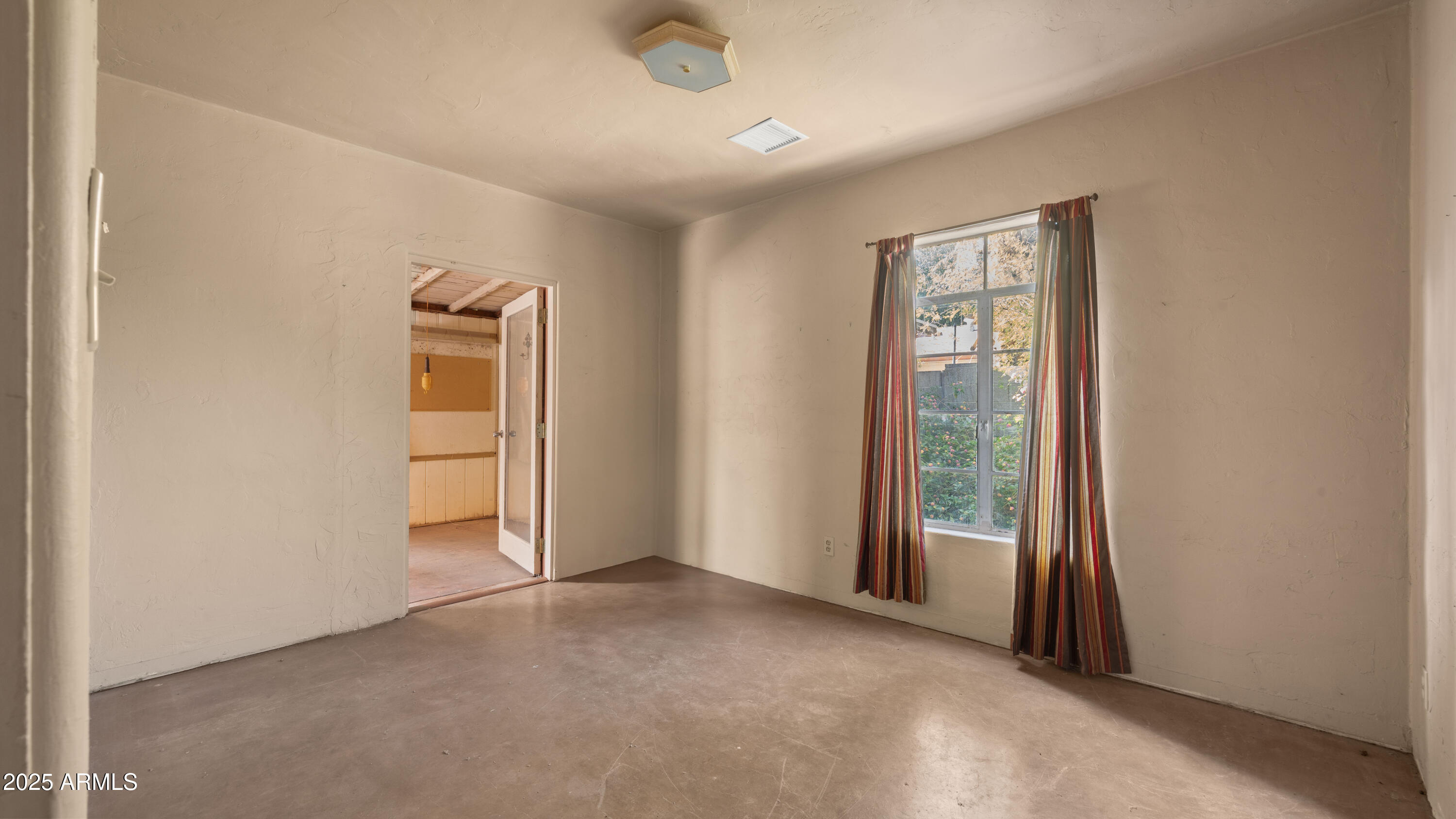 2533 E CHEERY LYNN Road