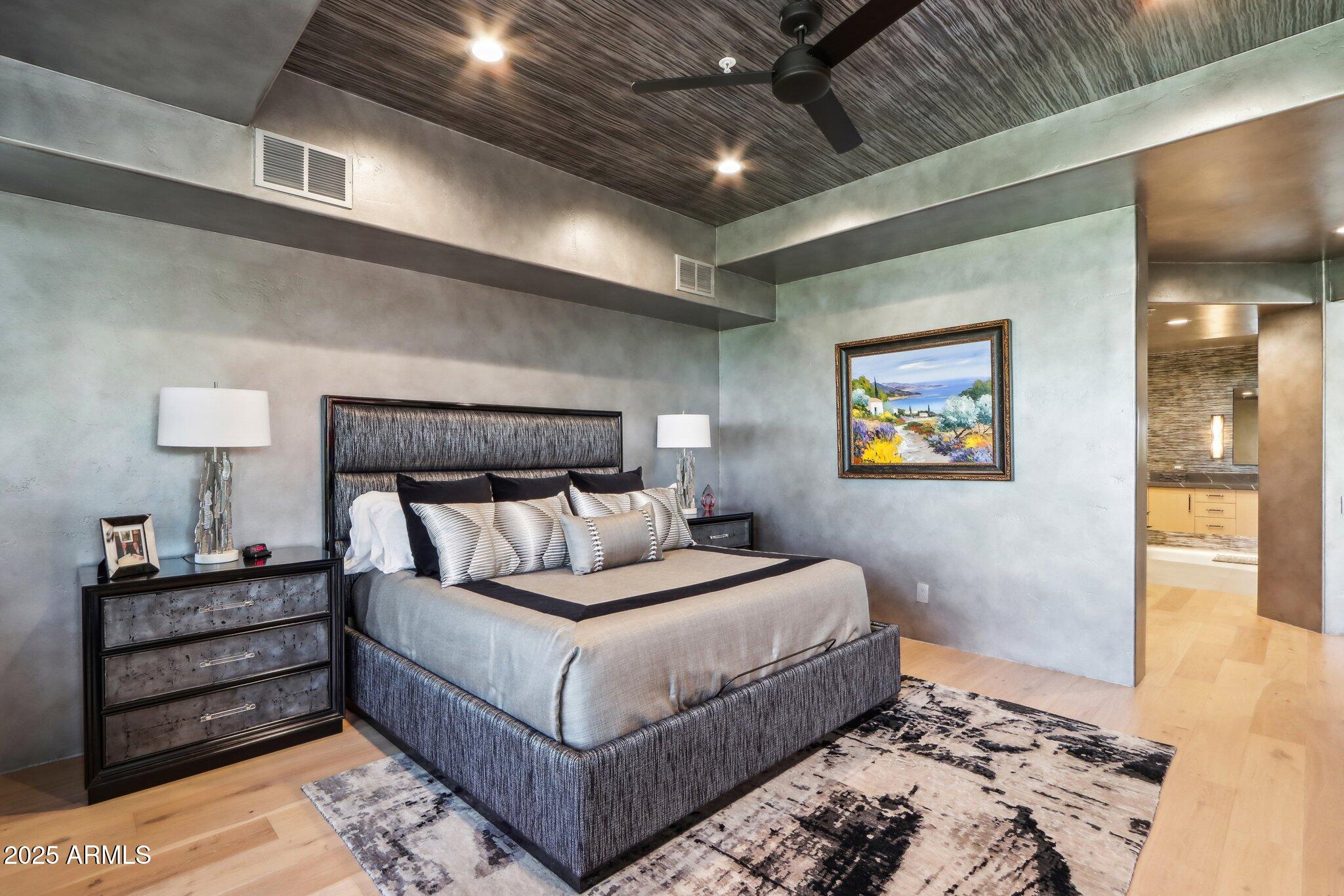 10651 E FERNWOOD Lane