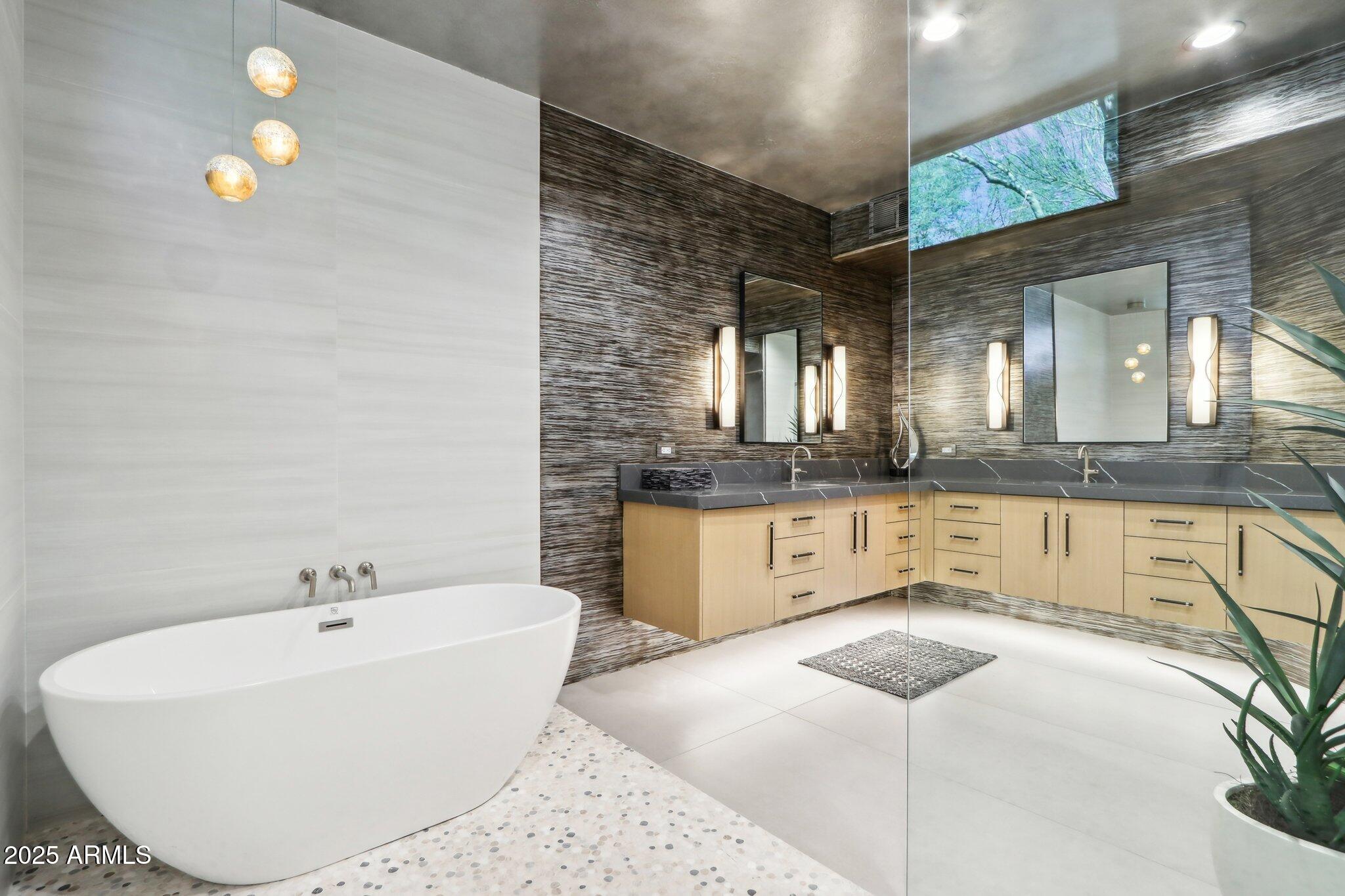 10651 E FERNWOOD Lane