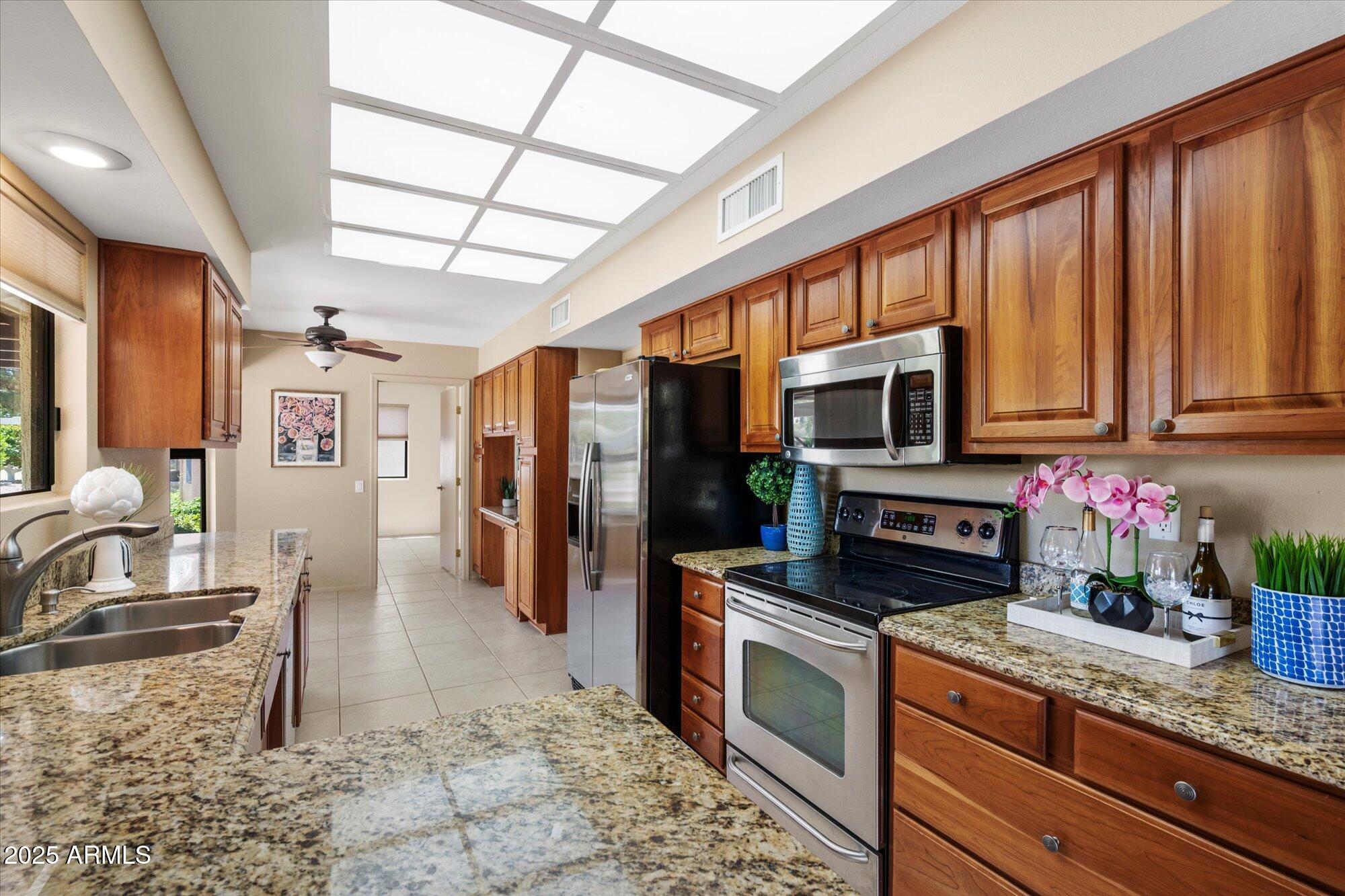 20619 N STONEGATE Drive