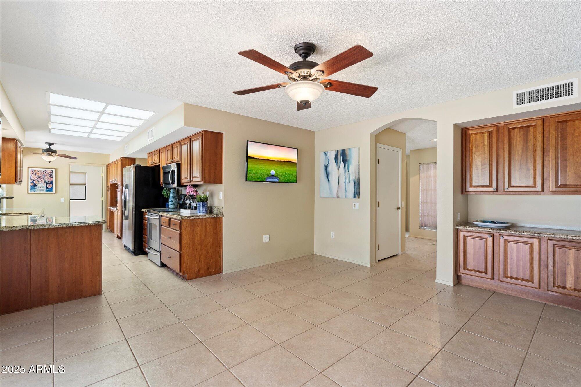 20619 N STONEGATE Drive