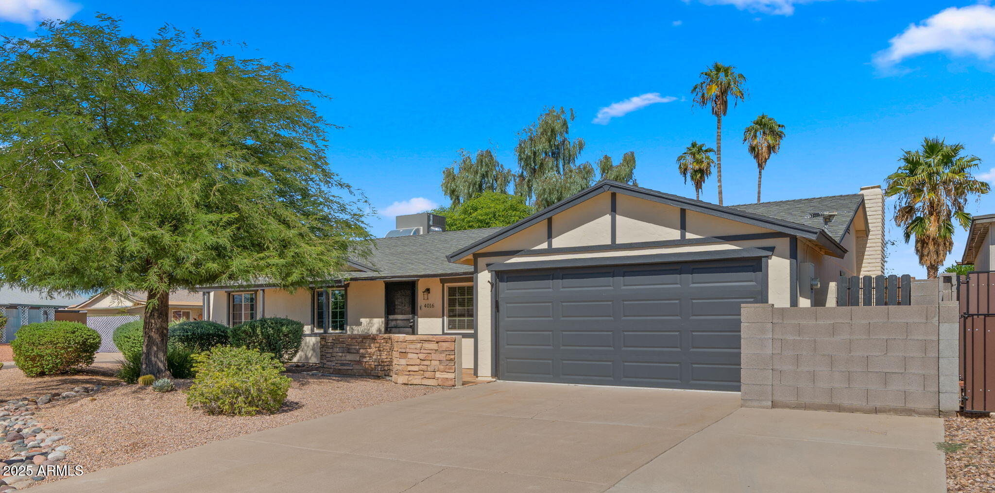 4016 E Ludlow Drive