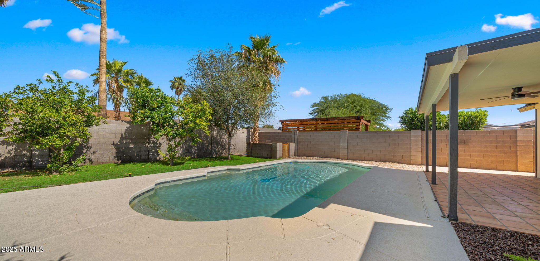 4016 E Ludlow Drive
