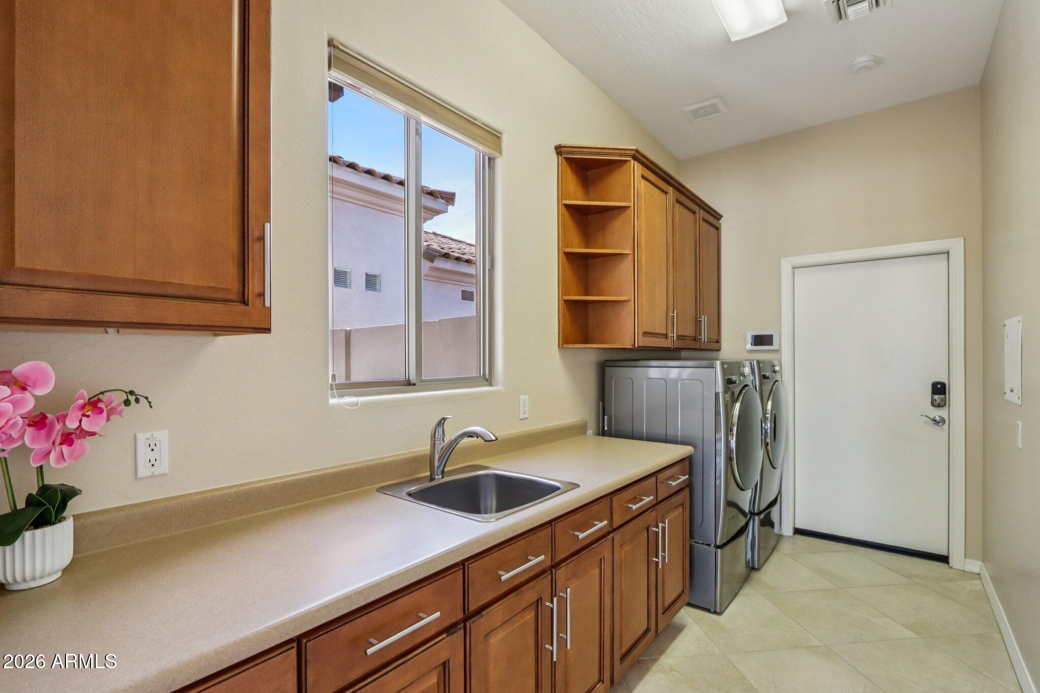 7736 E OVERLOOK Drive