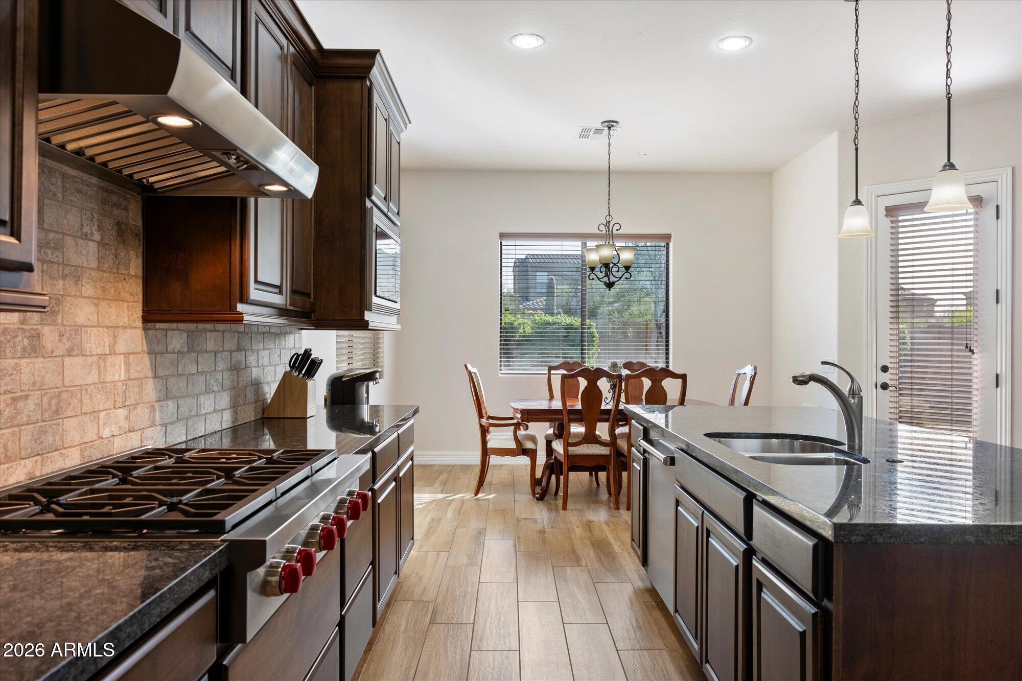 10043 E HILLSIDE Drive