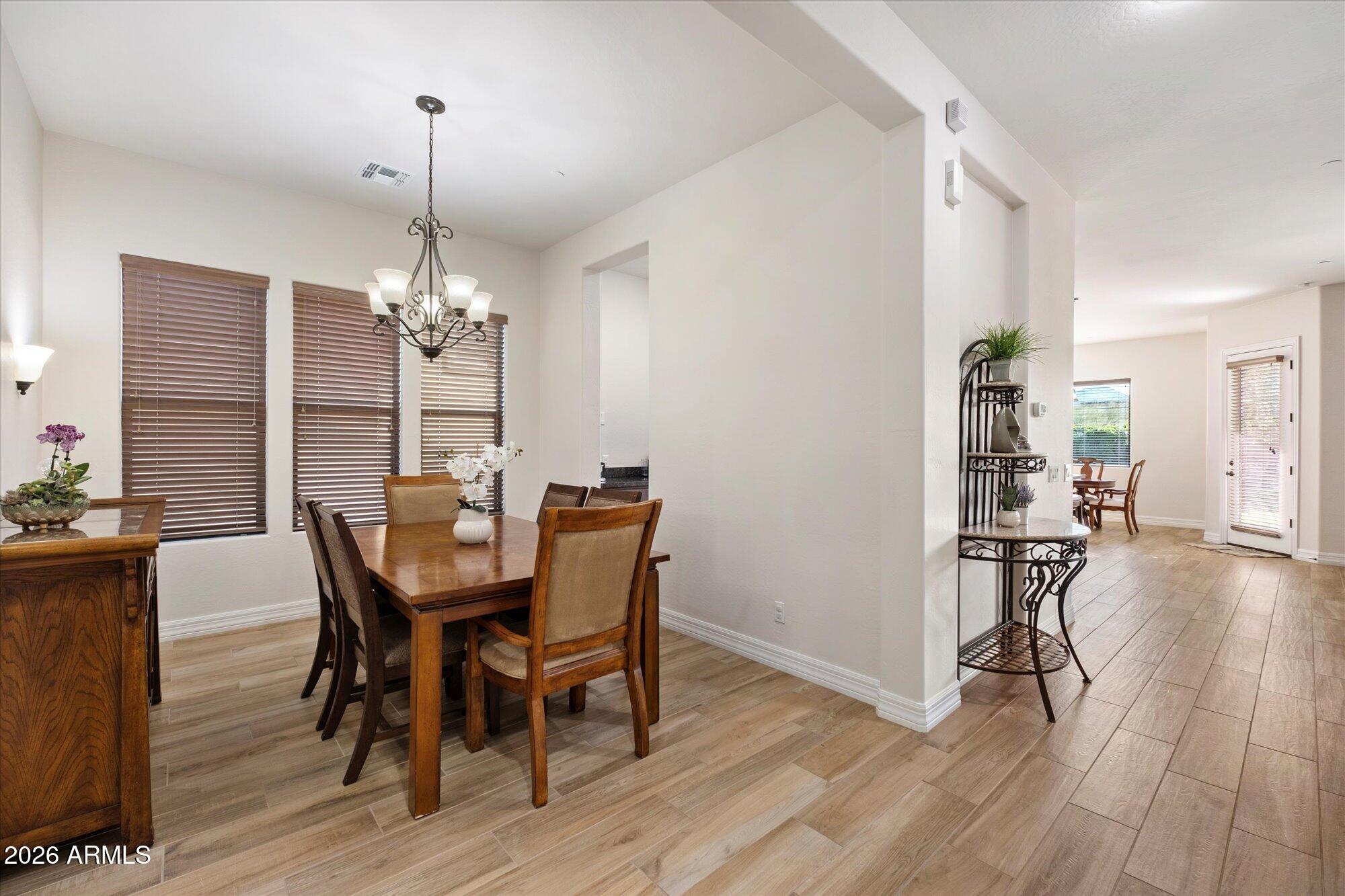 10043 E HILLSIDE Drive