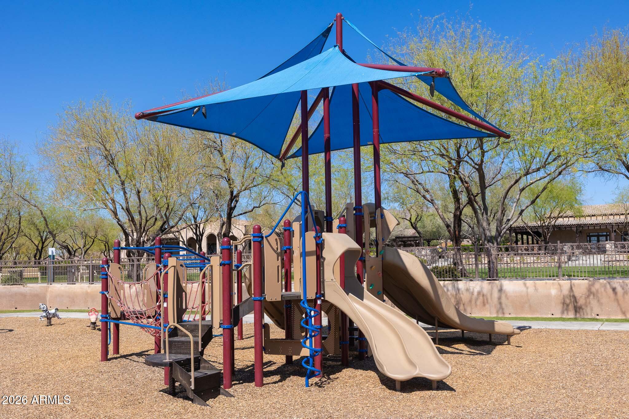 10043 E HILLSIDE Drive