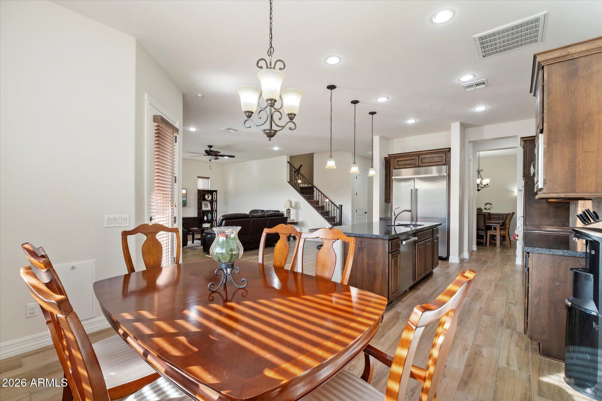 10043 E HILLSIDE Drive