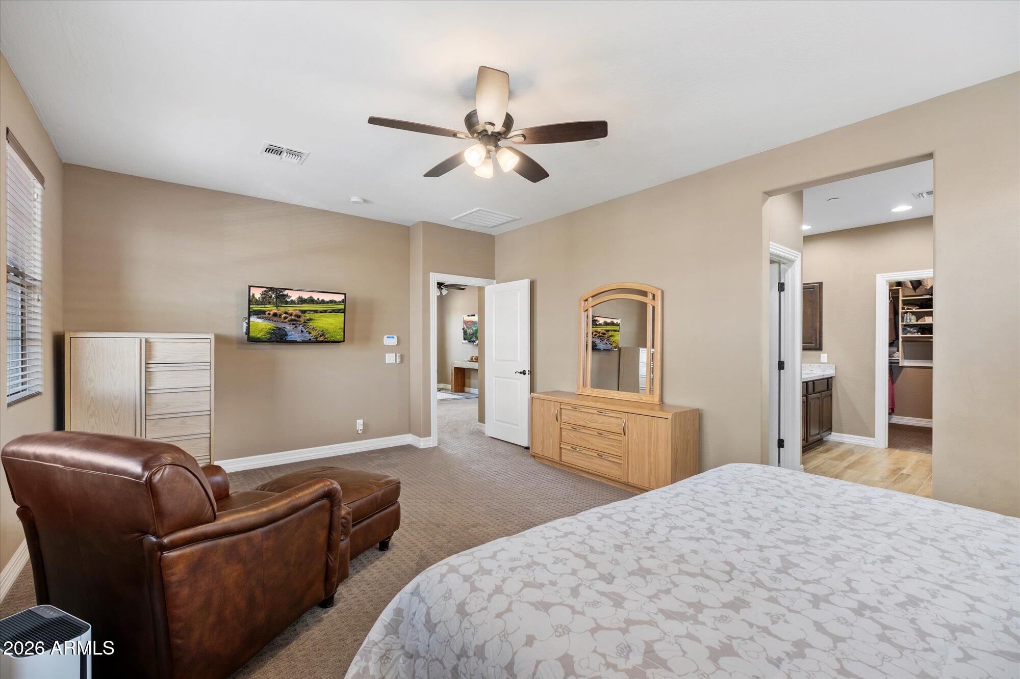 10043 E HILLSIDE Drive