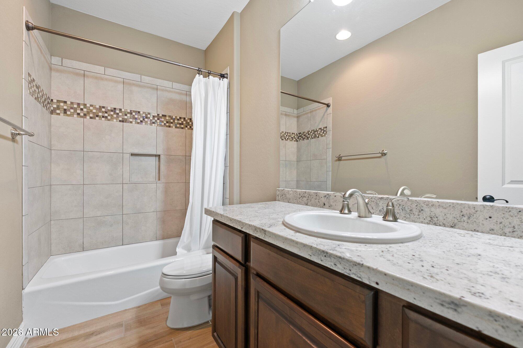 10043 E HILLSIDE Drive