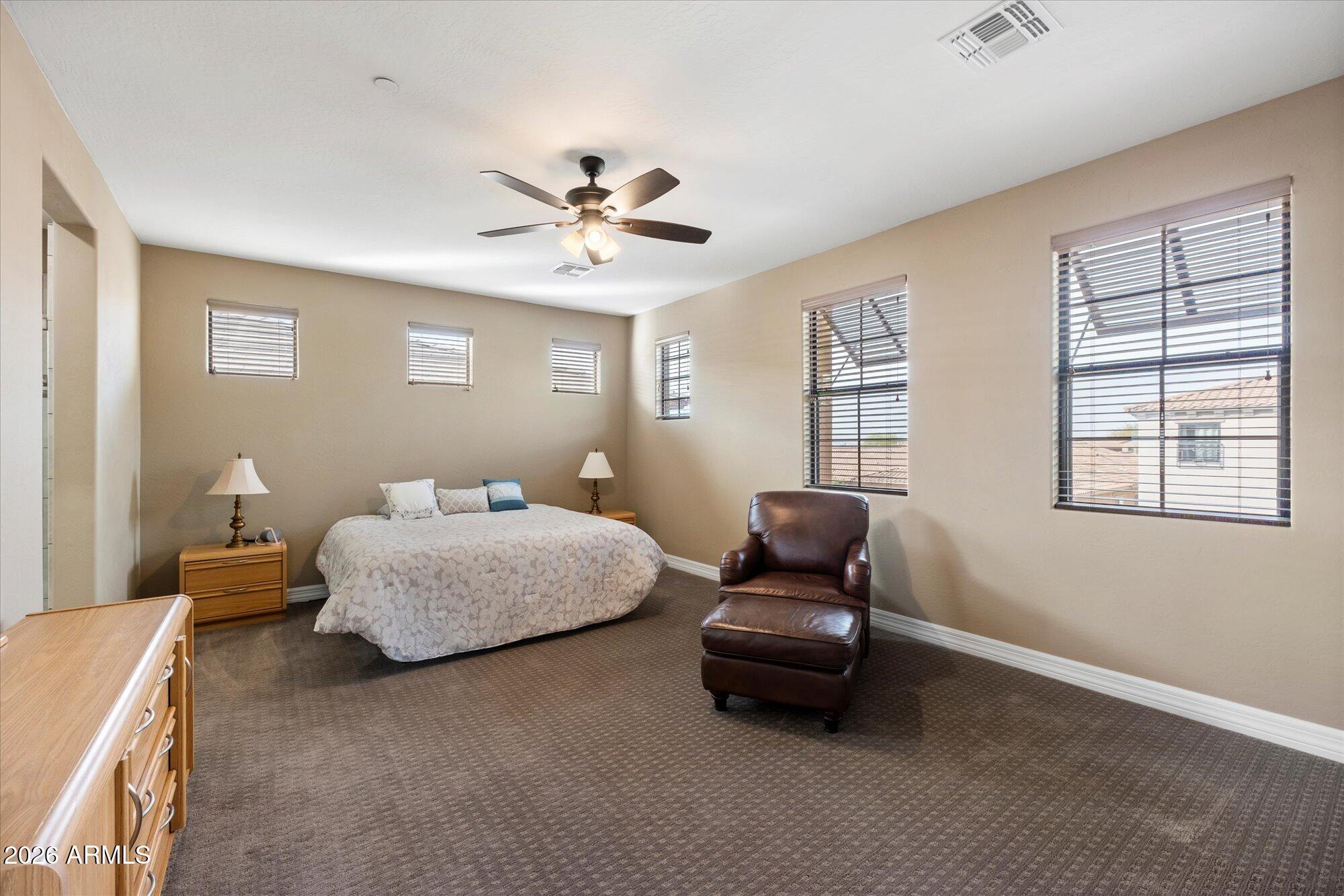 10043 E HILLSIDE Drive