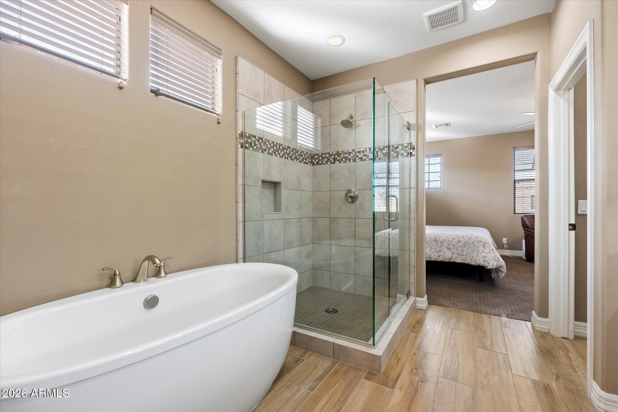 10043 E HILLSIDE Drive