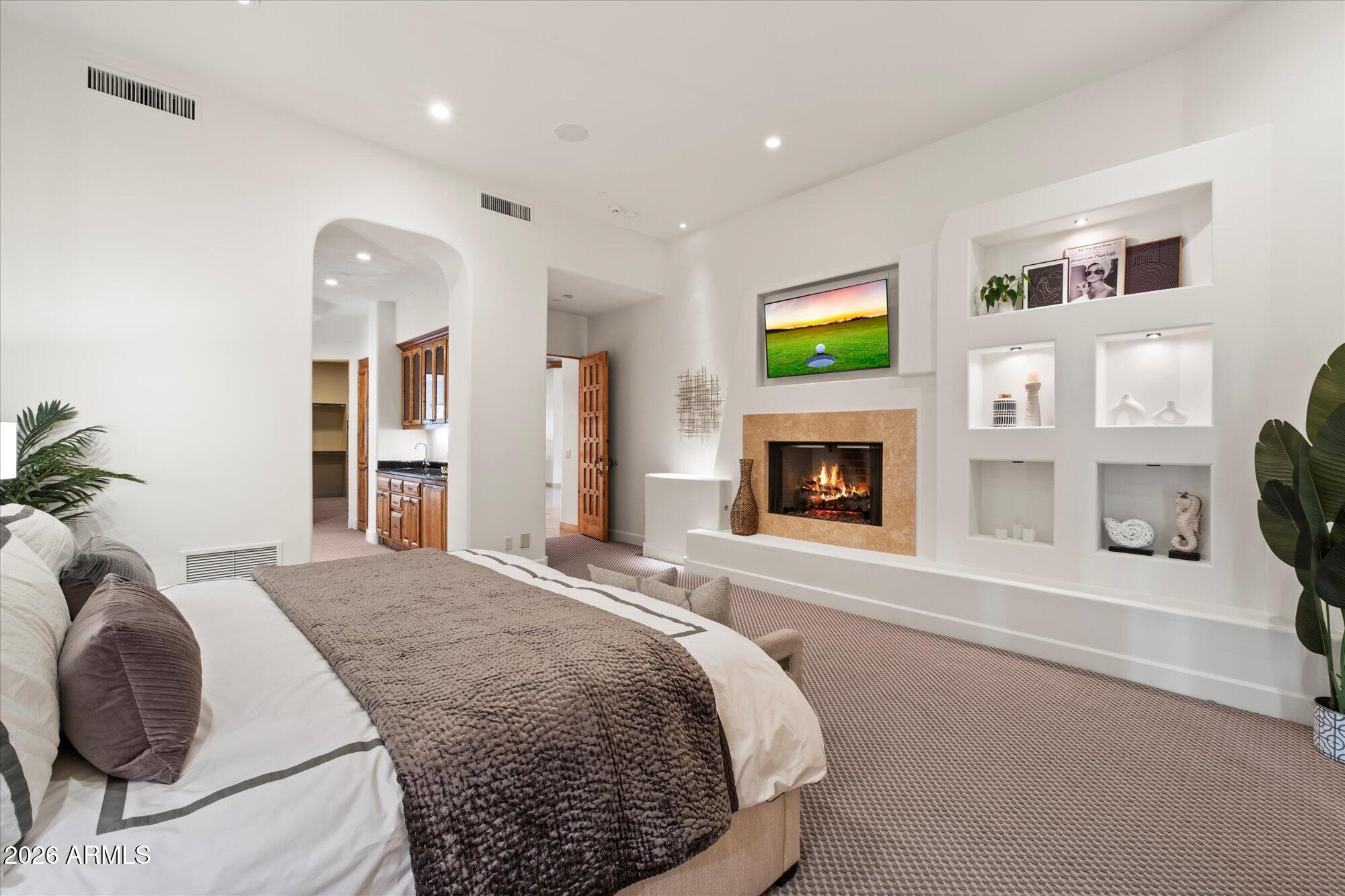 10040 E HAPPY VALLEY Road 479