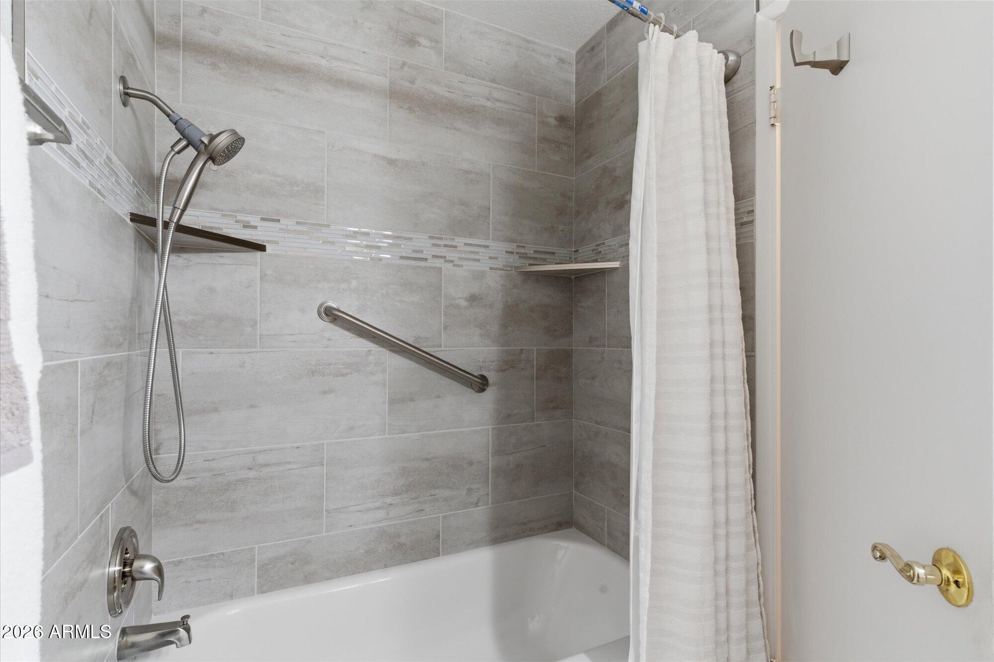 501 W TONOPAH Drive 6