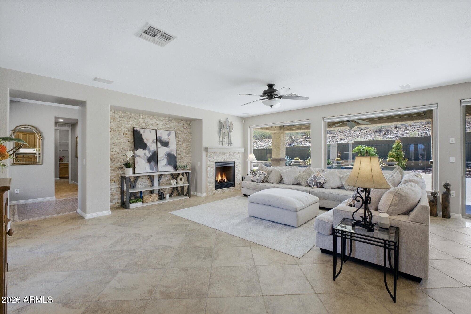 38521 N DONOVAN Court