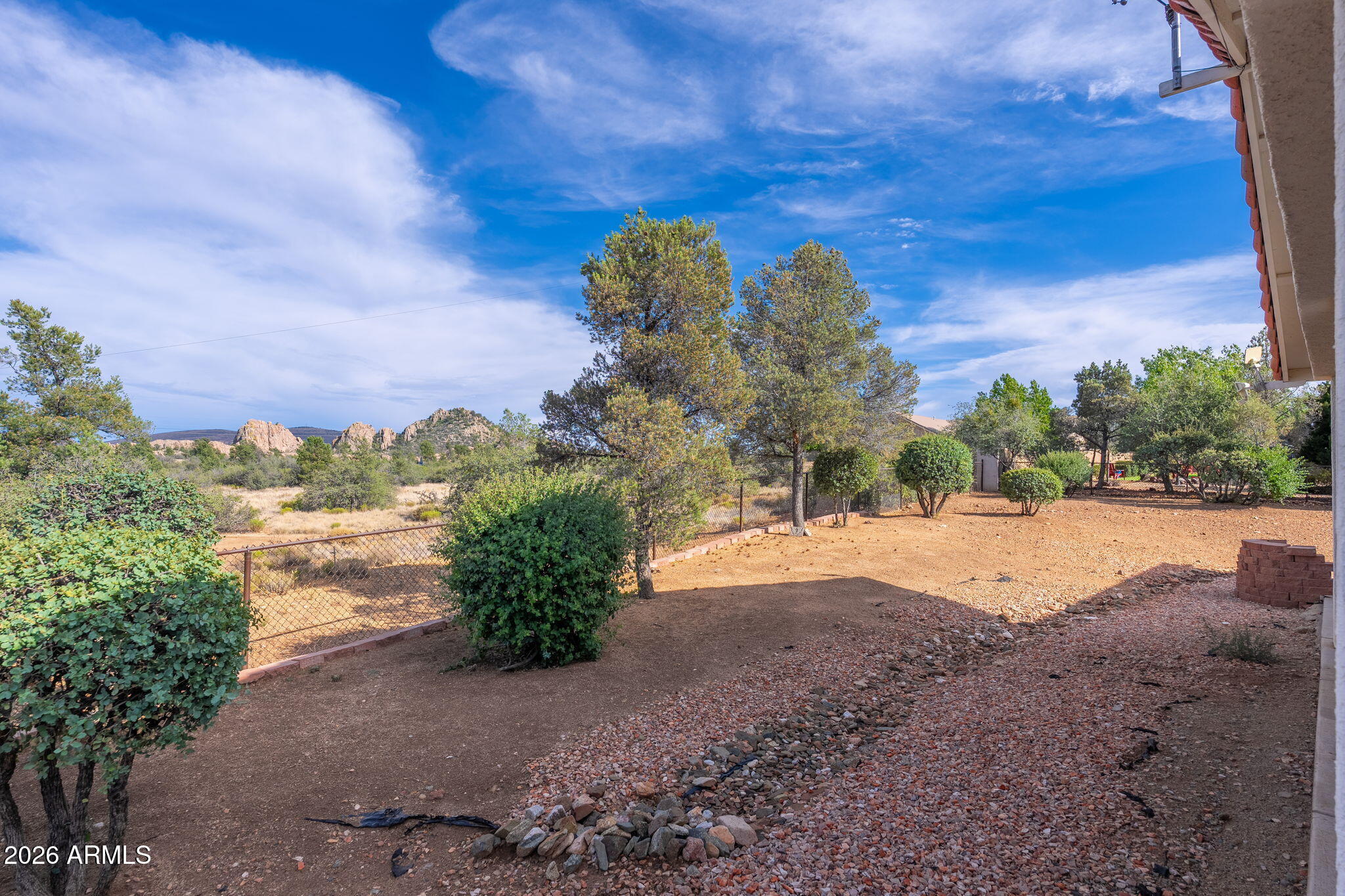 5801 N HONEYSUCKLE Road